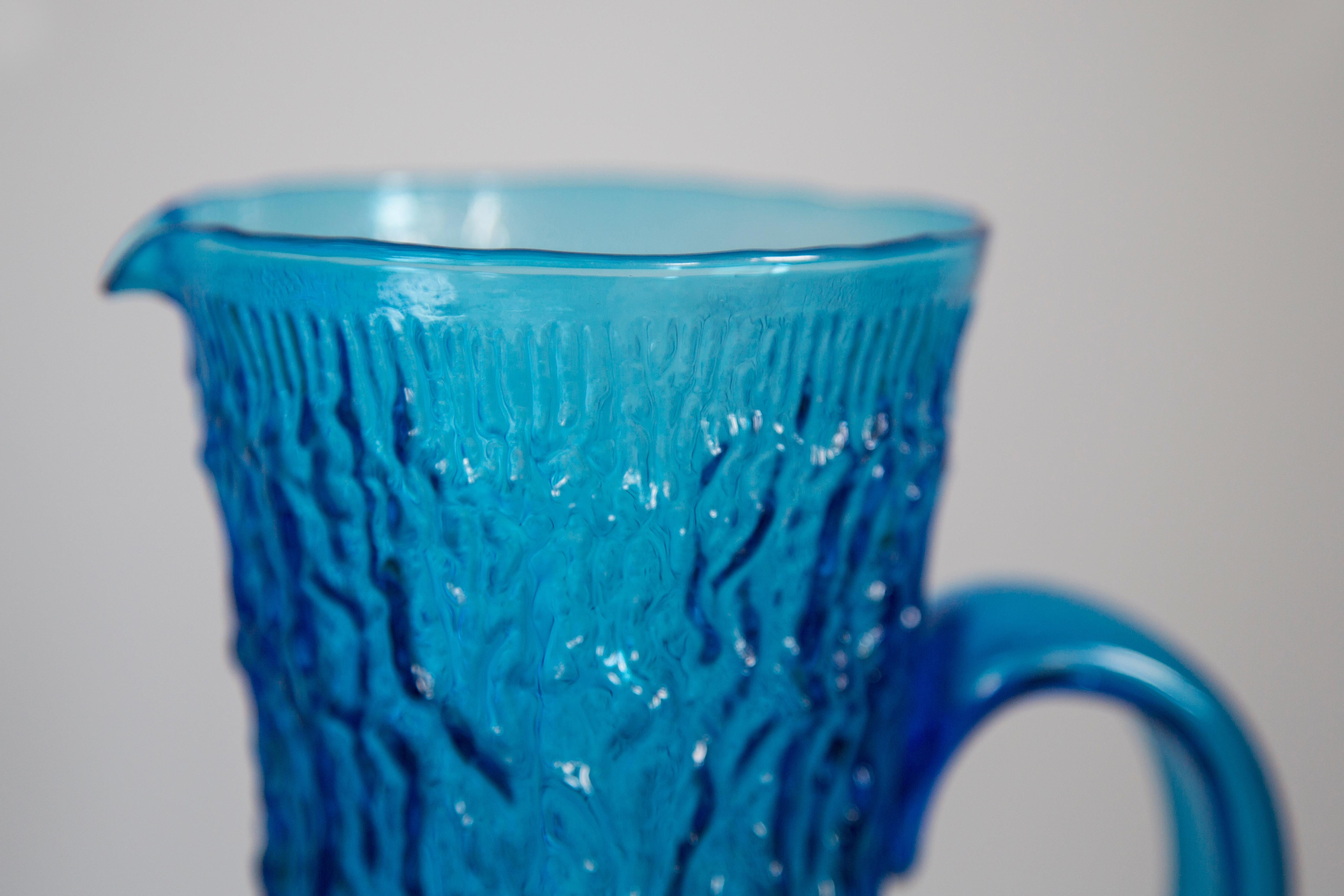 Brocca per acqua o per succo di frutta, brocca, vetro blu, Europa, 1960 in vendita 4