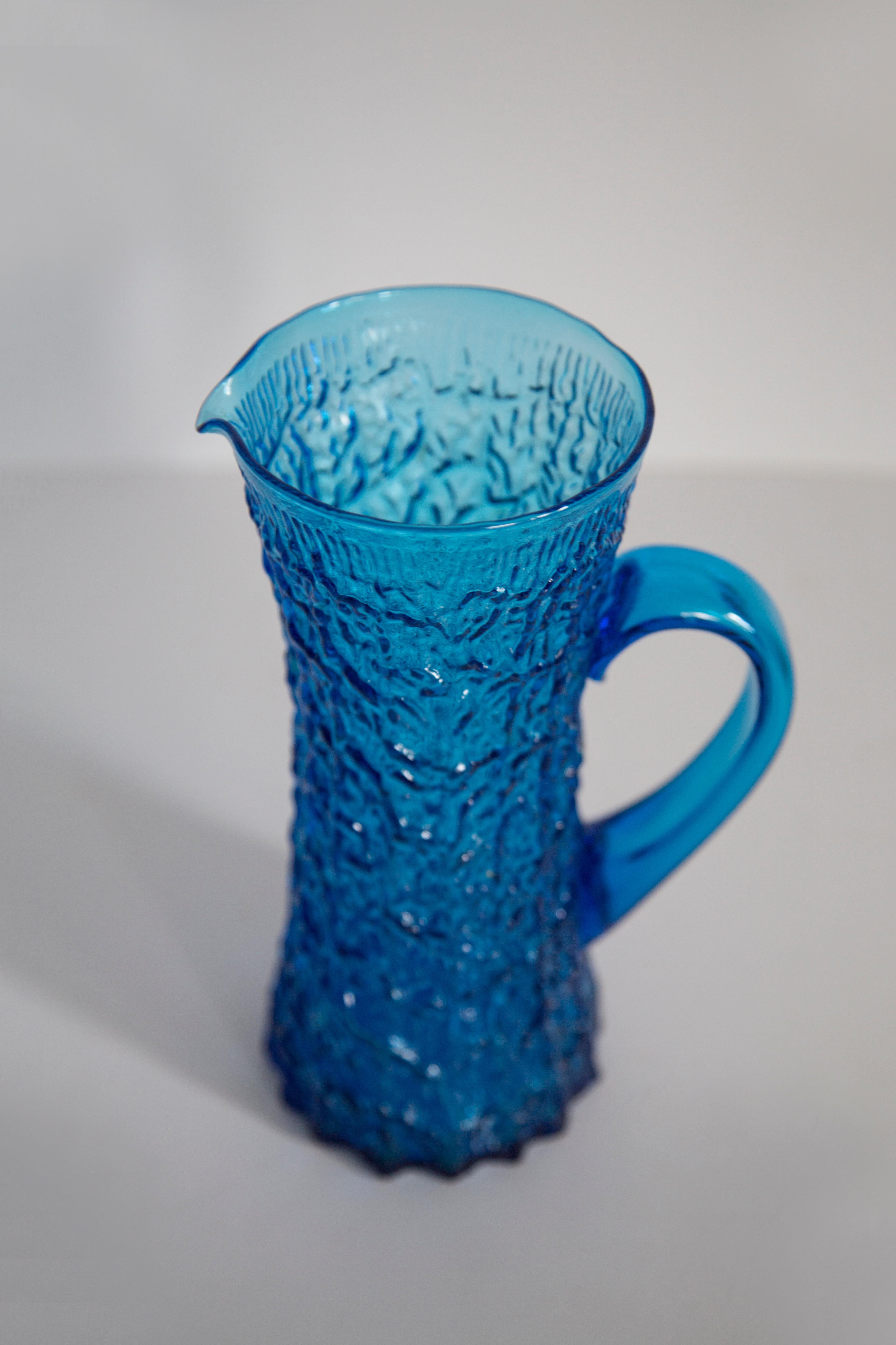 XX secolo Brocca per acqua o per succo di frutta, brocca, vetro blu, Europa, 1960 in vendita
