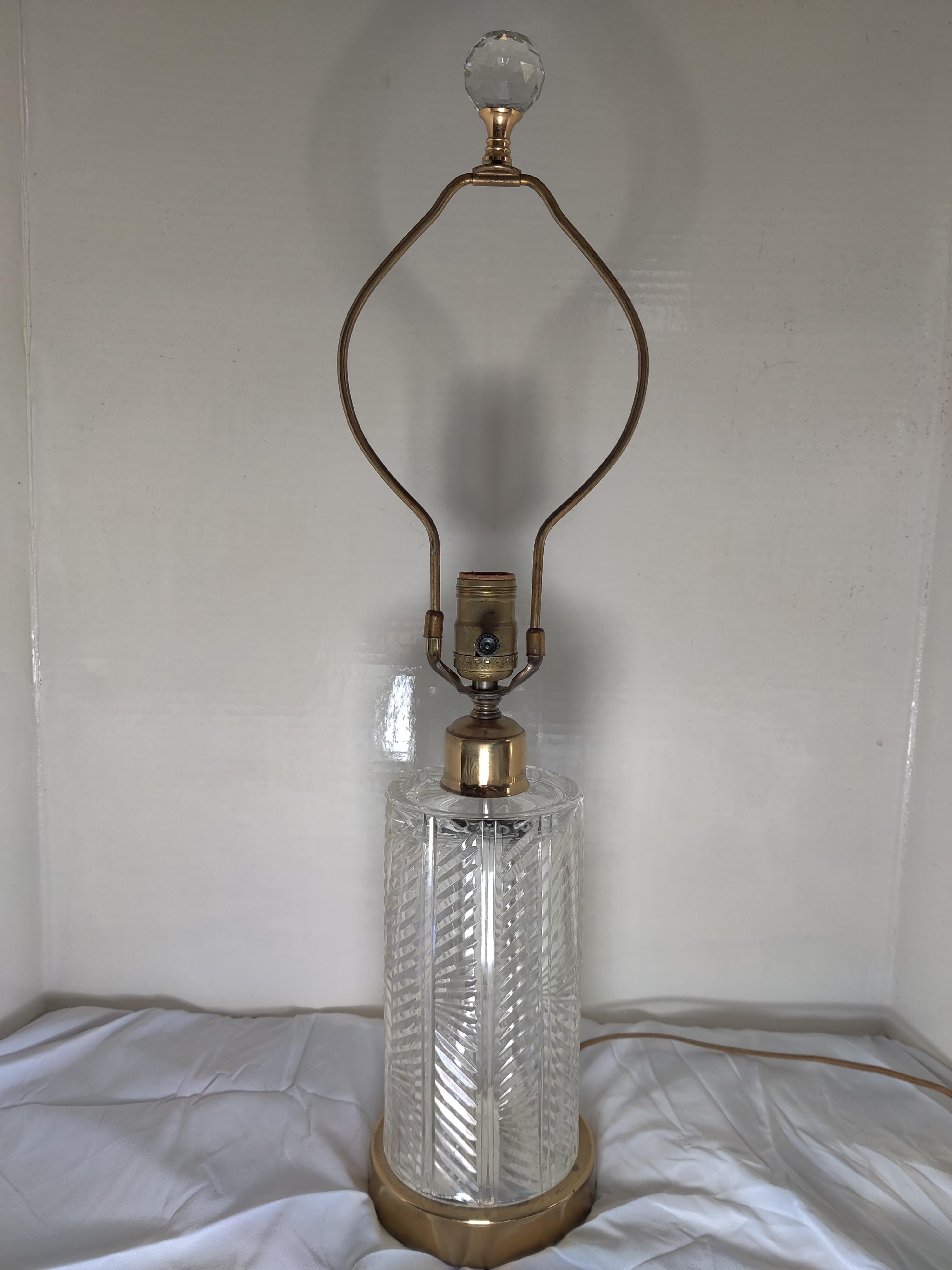 Mid Century Waterford Herringbone Cut Kristall Lampe (Englisch) im Angebot