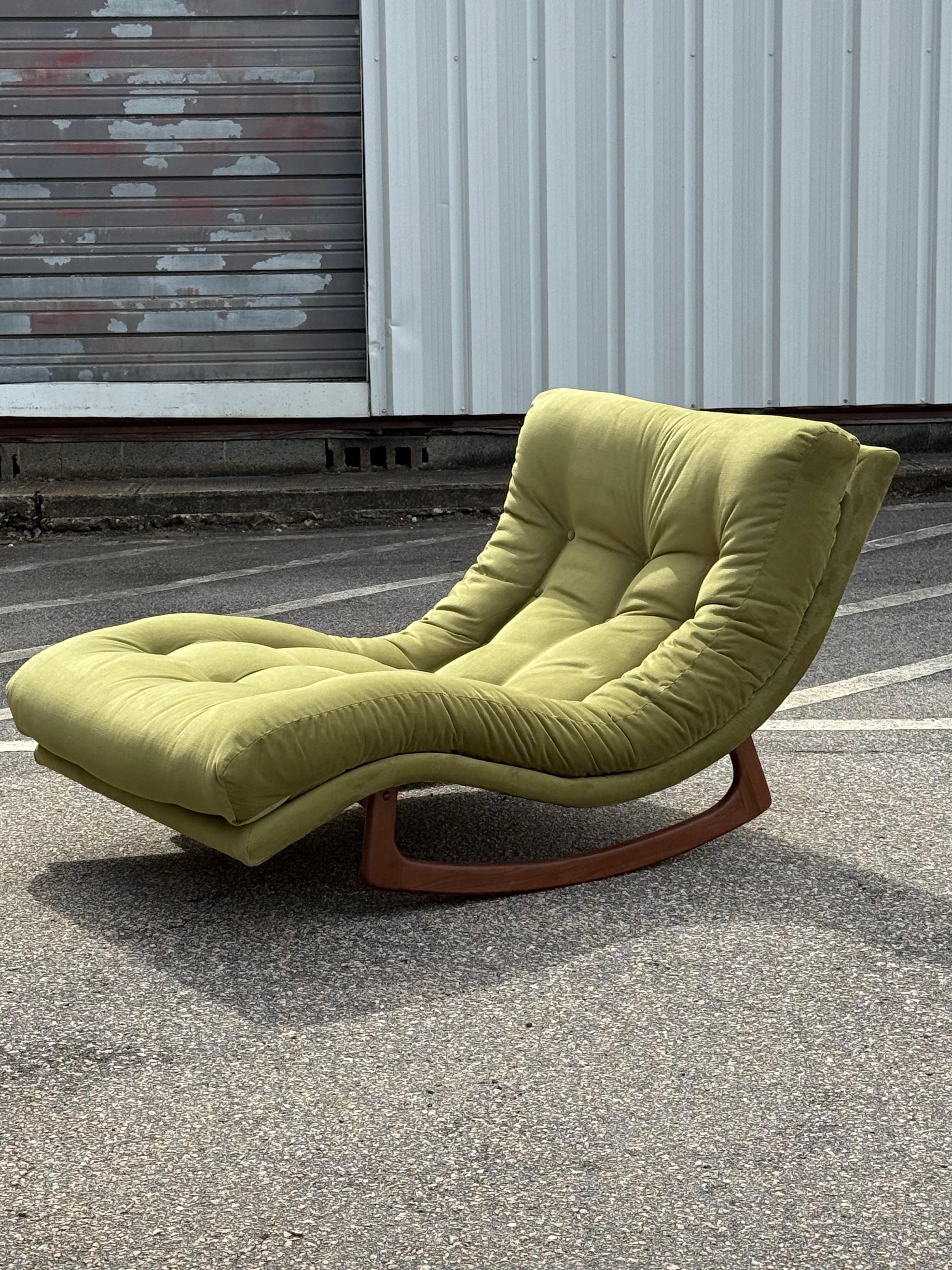Tissu Chaise à vagues du milieu du siècle par Adrian Pearsall pour Craft Associates en vente