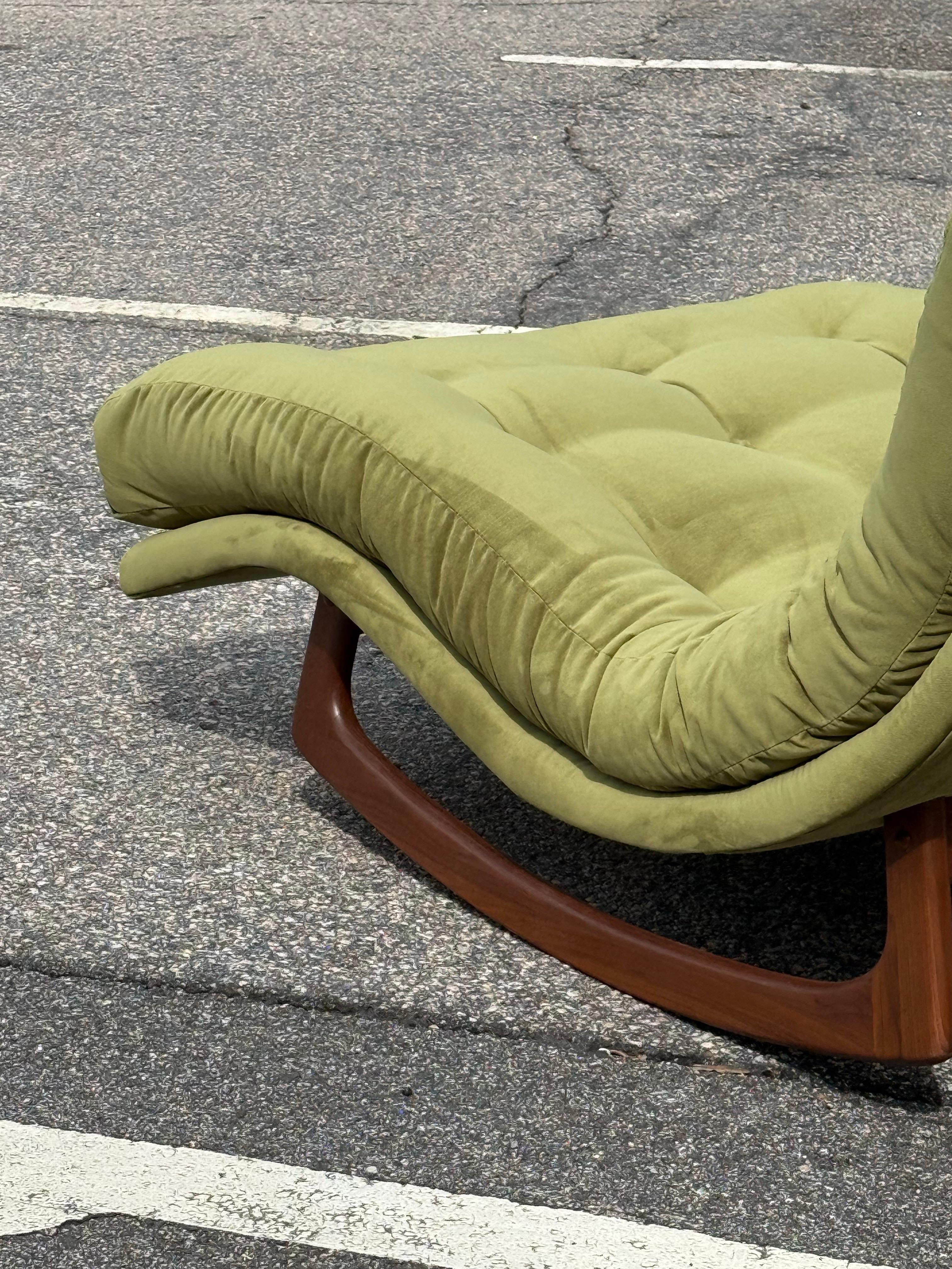 Chaise à vagues du milieu du siècle par Adrian Pearsall pour Craft Associates en vente 1