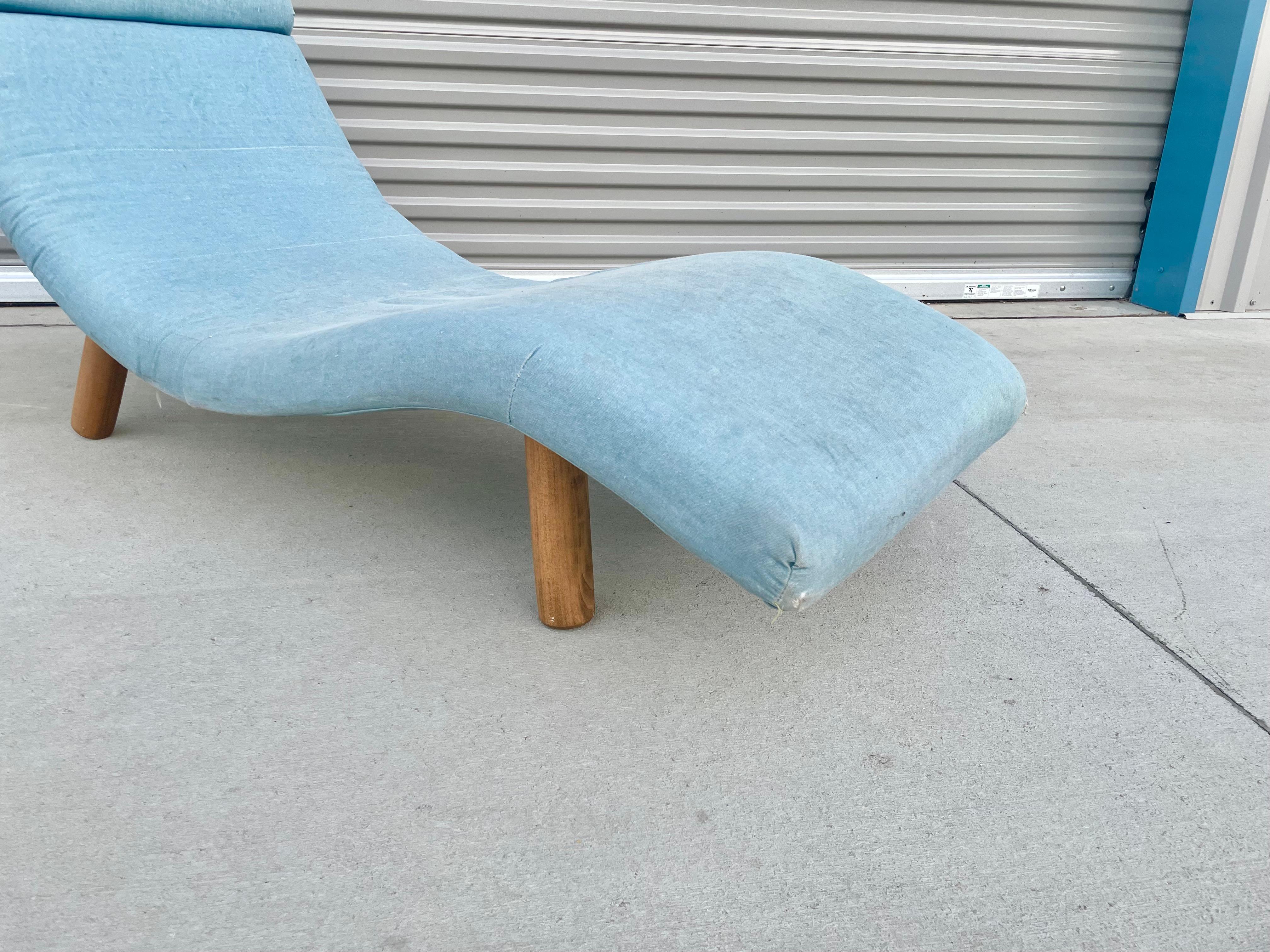Mid-Century Modern Midcentury Wavy Chaise Lounge by Enrico Bartolini For Sale