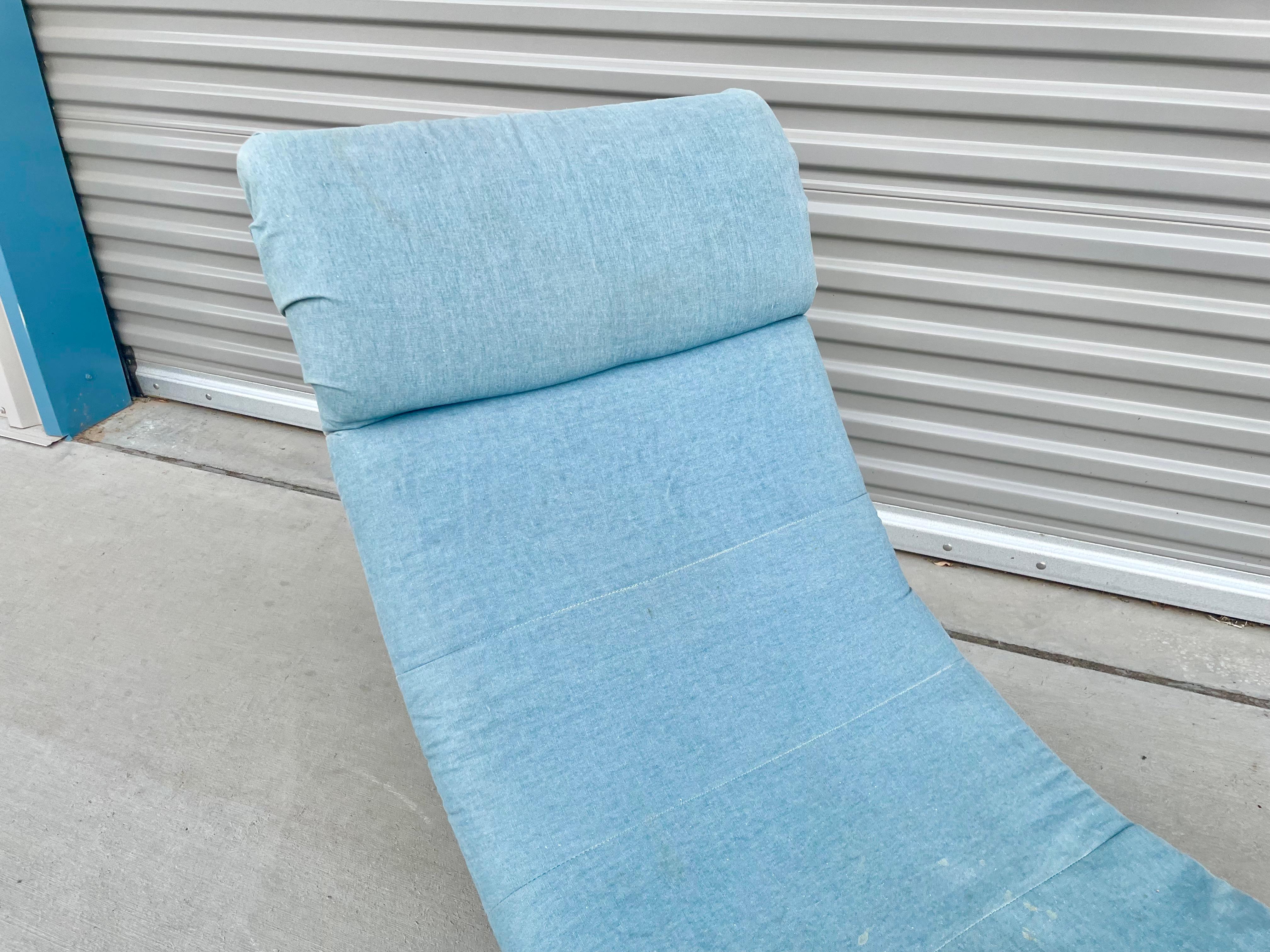 Late 20th Century Midcentury Wavy Chaise Lounge by Enrico Bartolini For Sale
