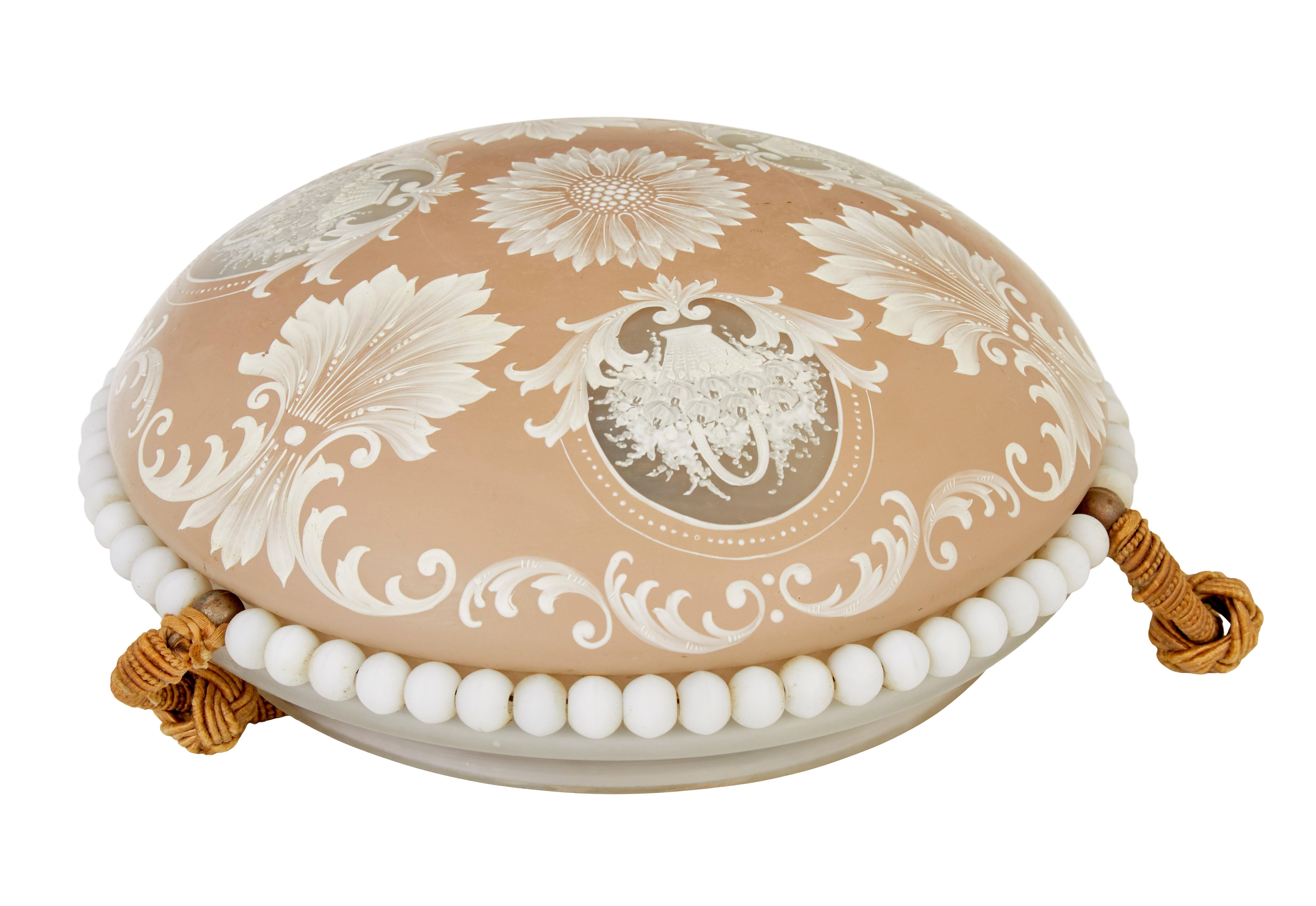 Wedgwood inspirierte skandinavische Pendelleuchte aus der Mitte des Jahrhunderts (Viktorianisch) im Angebot