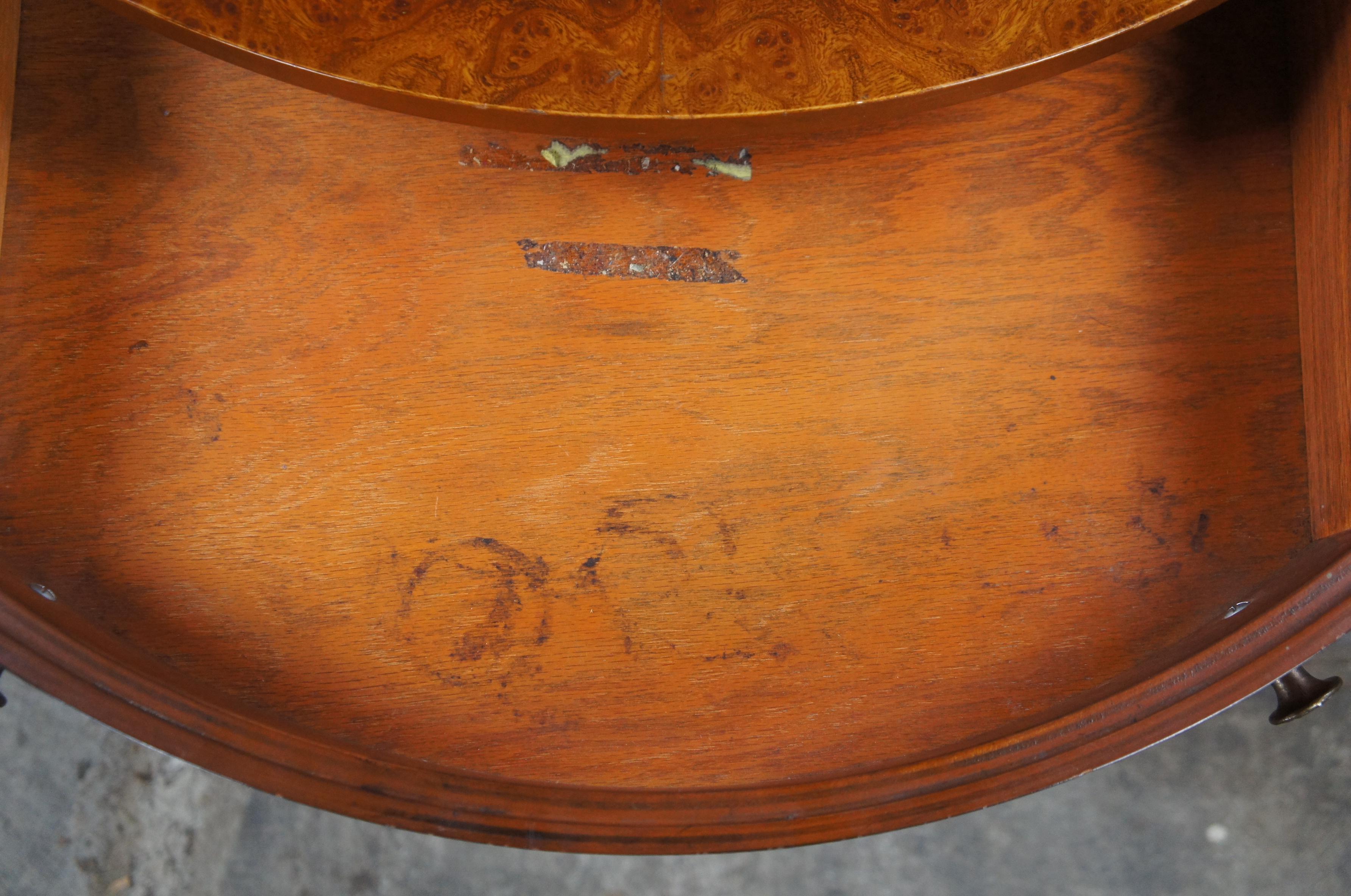 Mid Century Weiman English Regency Style Mahogany Burl Pedestal Drum Side Table For Sale 3