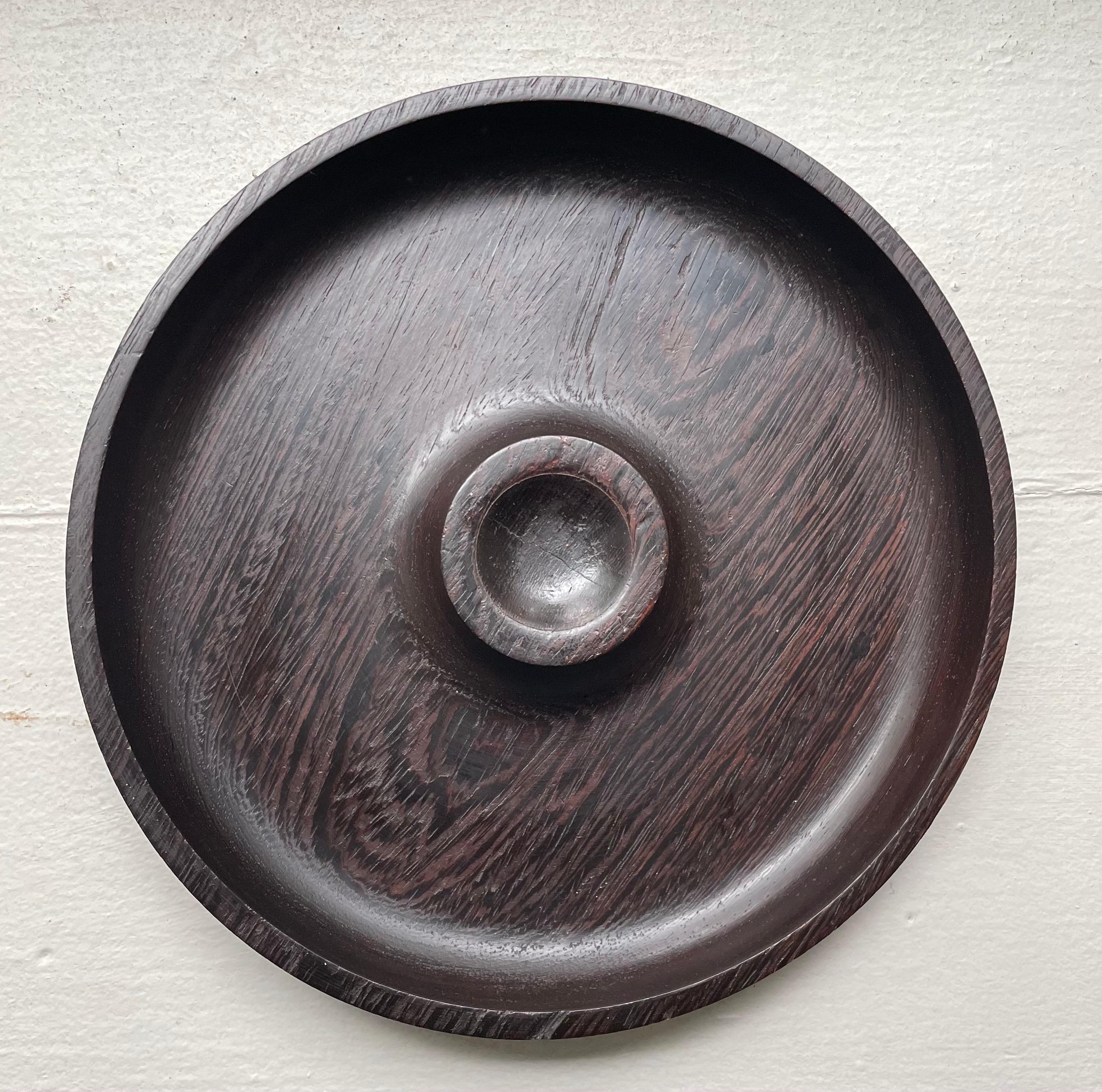 Rarísimo cuenco de fiesta de madera de wengé de Sven Peterson para SAAP, Dinamarca.  Se puede utilizar para frutos secos mixtos o patatas fritas.