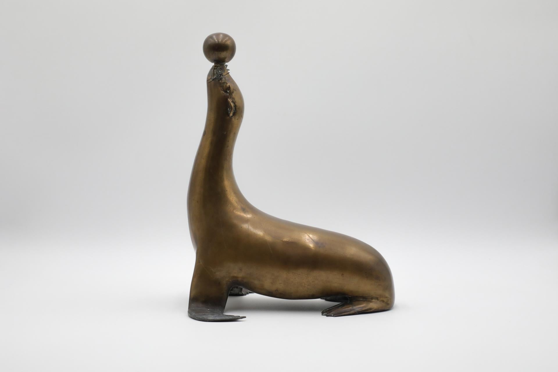Metà secolo, J.A. Figurine di sigilli in ottone patinato, stile Mercie, pesanti e di grande effetto in vendita 3