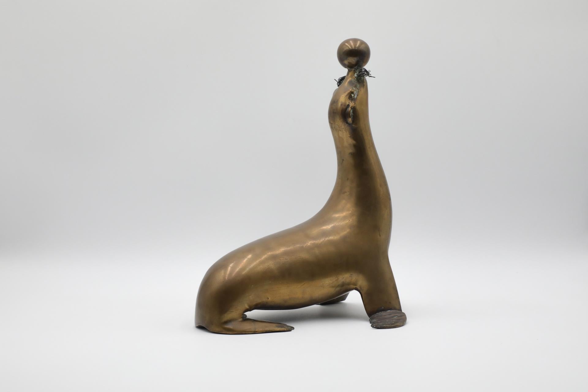Metà secolo, J.A. Figurine di sigilli in ottone patinato, stile Mercie, pesanti e di grande effetto in vendita 6