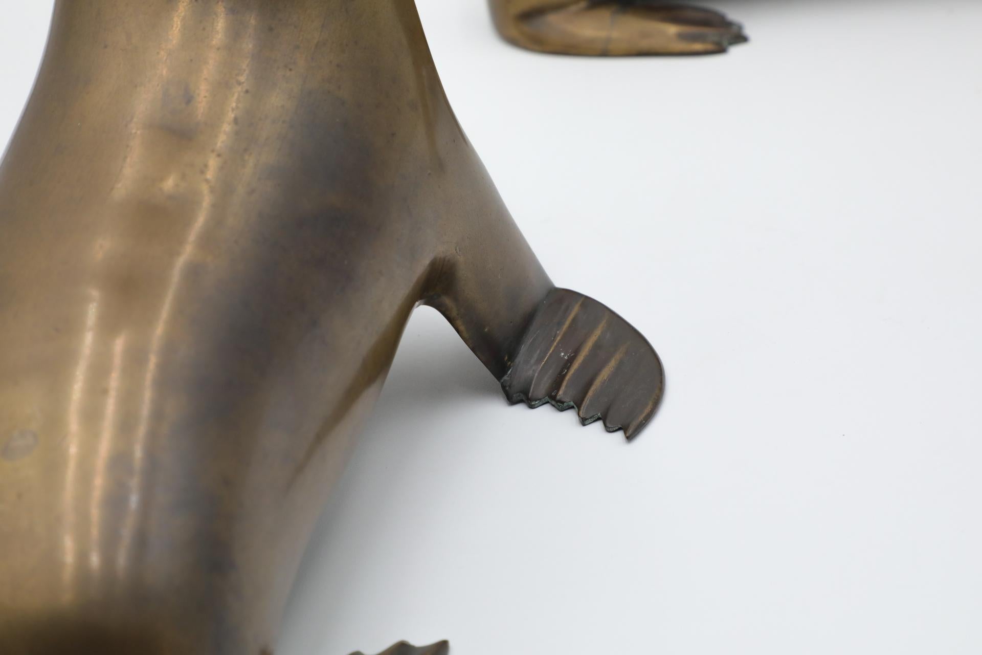 Metà secolo, J.A. Figurine di sigilli in ottone patinato, stile Mercie, pesanti e di grande effetto in vendita 10