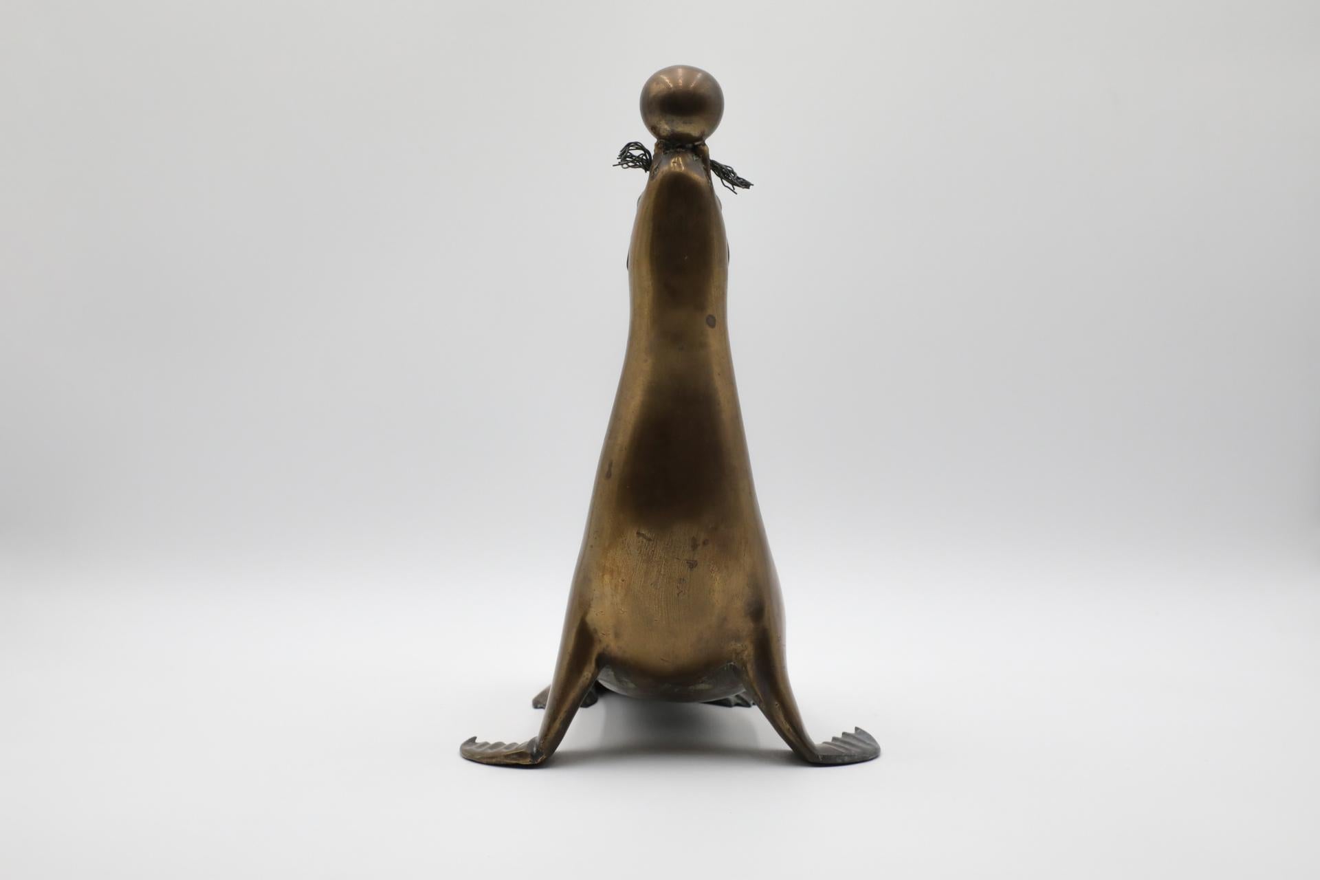Metà secolo, J.A. Figurine di sigilli in ottone patinato, stile Mercie, pesanti e di grande effetto in vendita 1