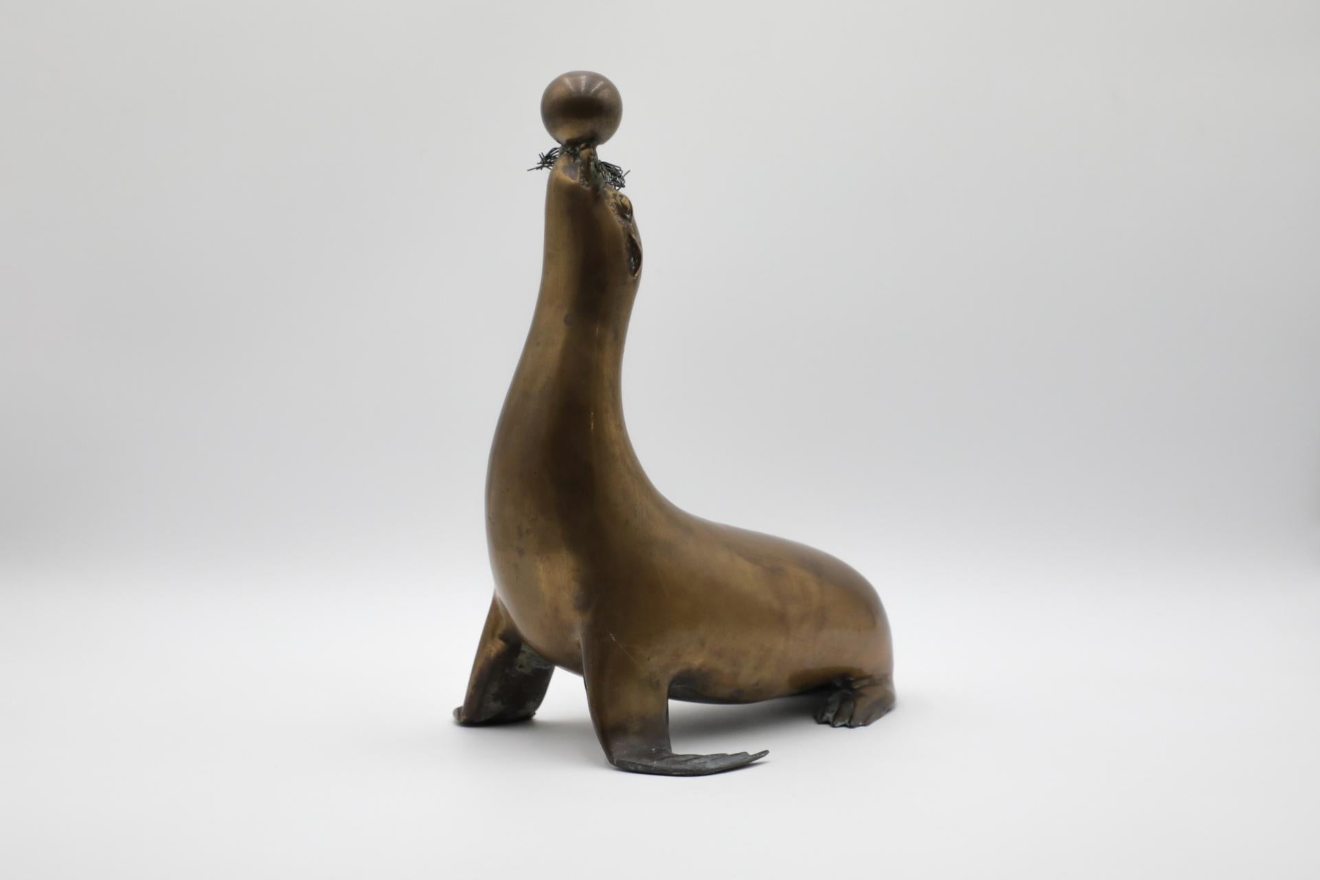 Metà secolo, J.A. Figurine di sigilli in ottone patinato, stile Mercie, pesanti e di grande effetto in vendita 2