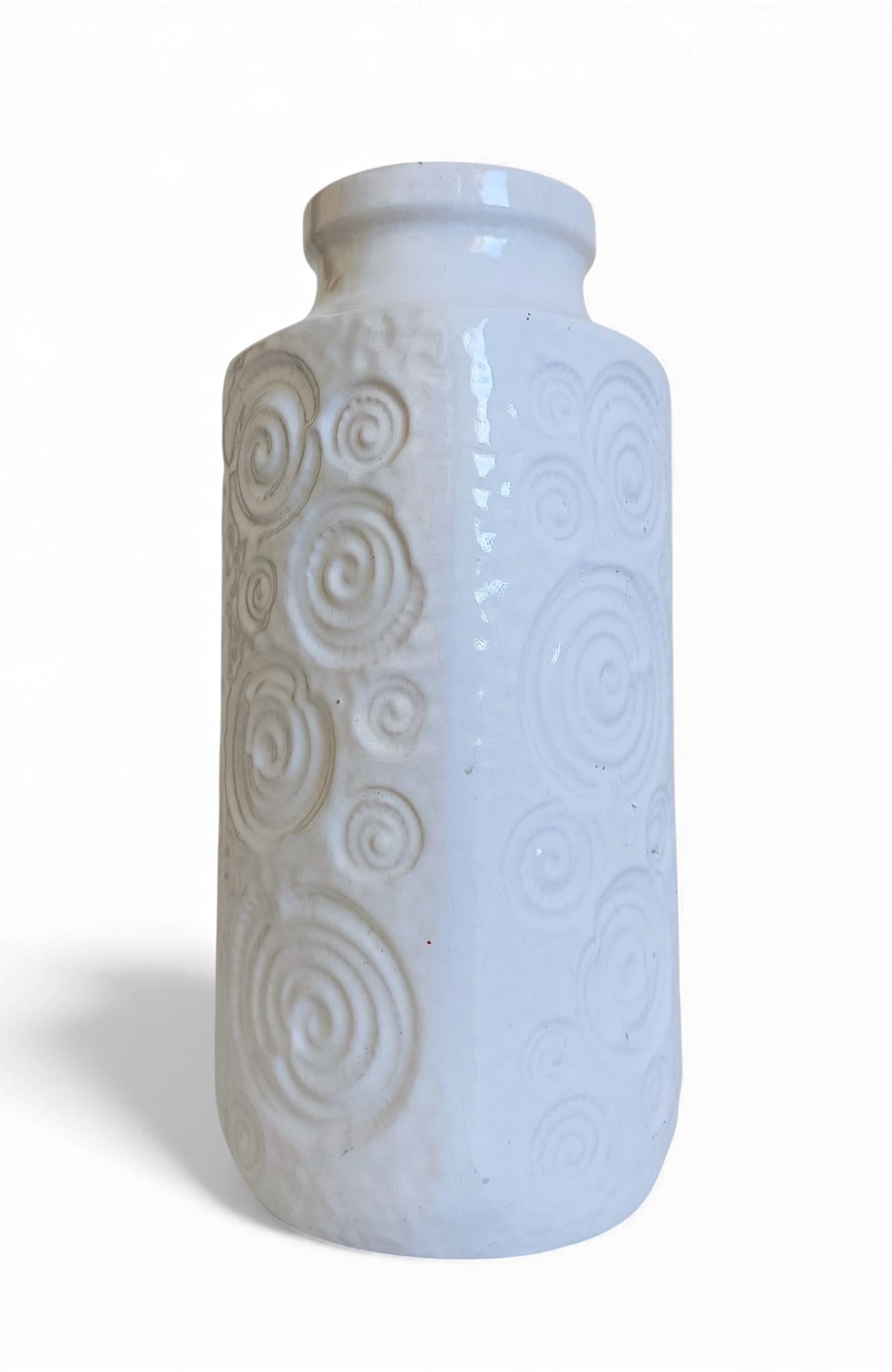 Vase à glaçure blanche en céramique de l'Allemagne de l'Ouest du milieu du siècle dernier par Scheurich, années 1960 en vente 5
