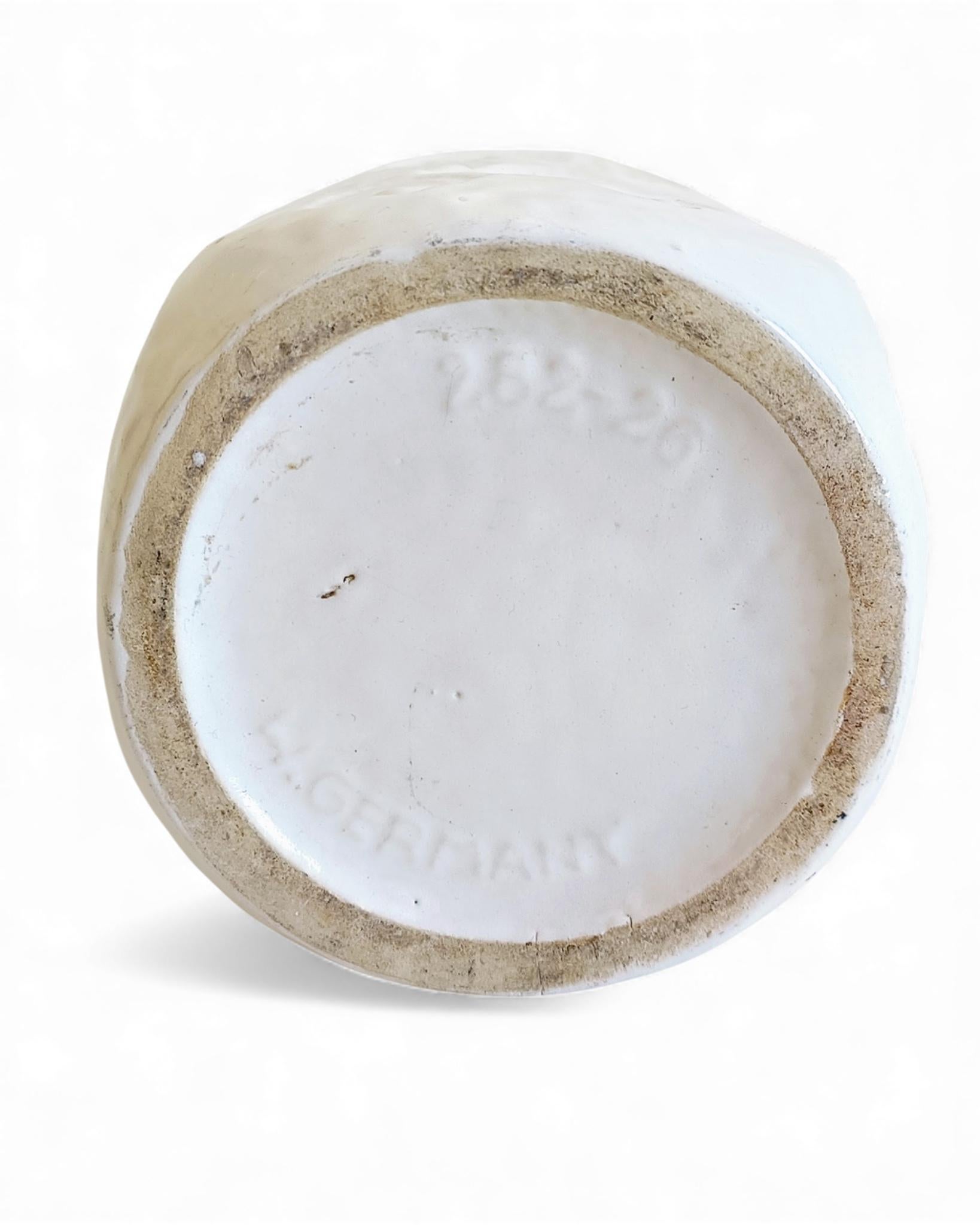 Céramique Vase à glaçure blanche en céramique de l'Allemagne de l'Ouest du milieu du siècle dernier par Scheurich, années 1960 en vente