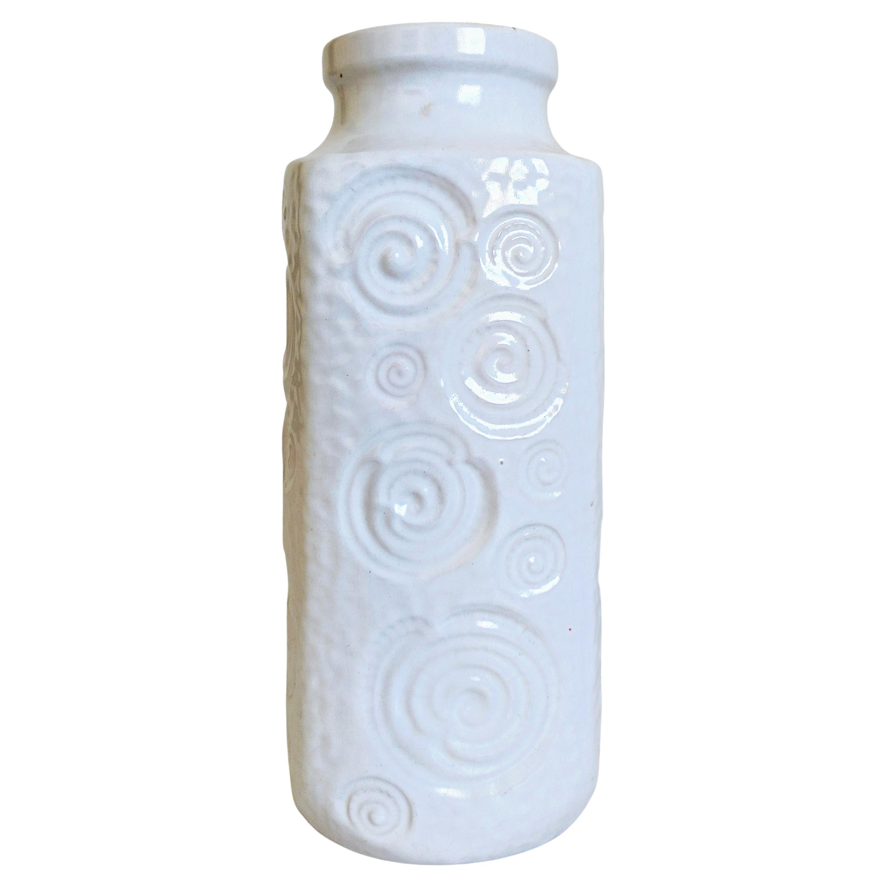 Vaso in ceramica della Germania Occidentale di metà secolo con smalto bianco di Scheurich, anni '60