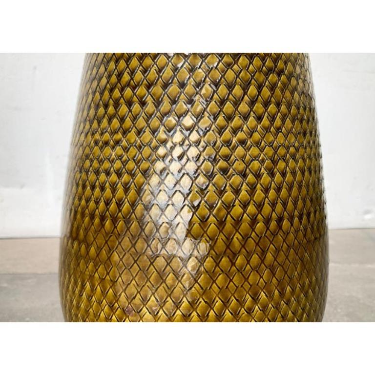 Vaso da terra WGP di Bay Keramik, anni '60, in ottime condizioni. Progettato dal 1960 al 1969 prove ufficiali di autenticità come cataloghi d'epoca, registri di stilisti o altre fonti bibliografiche.

Informazioni aggiuntive:
Materiali: