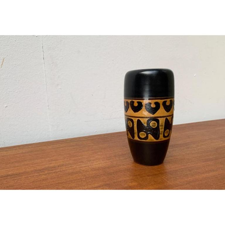 Vaso WGP di Dümler & Breiden, anni '60, in ottime condizioni. I prodotti progettati dal 1960 al 1969 hanno una prova ufficiale di autenticità, come cataloghi d'epoca, registri di designer o altre fonti bibliografiche.

Informazioni
