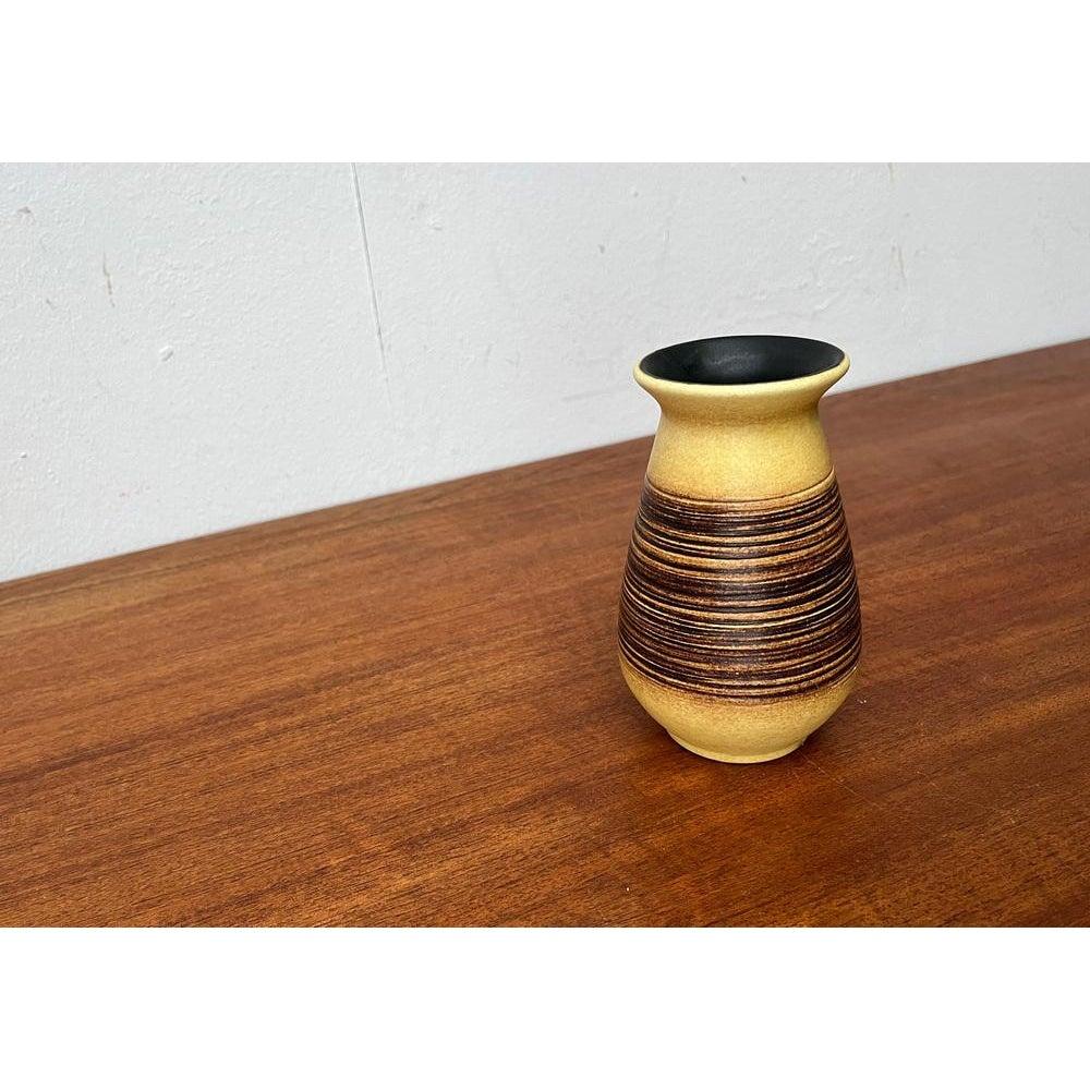 XX secolo Vaso WGP di metà secolo in West German Pottery di Jasba in vendita