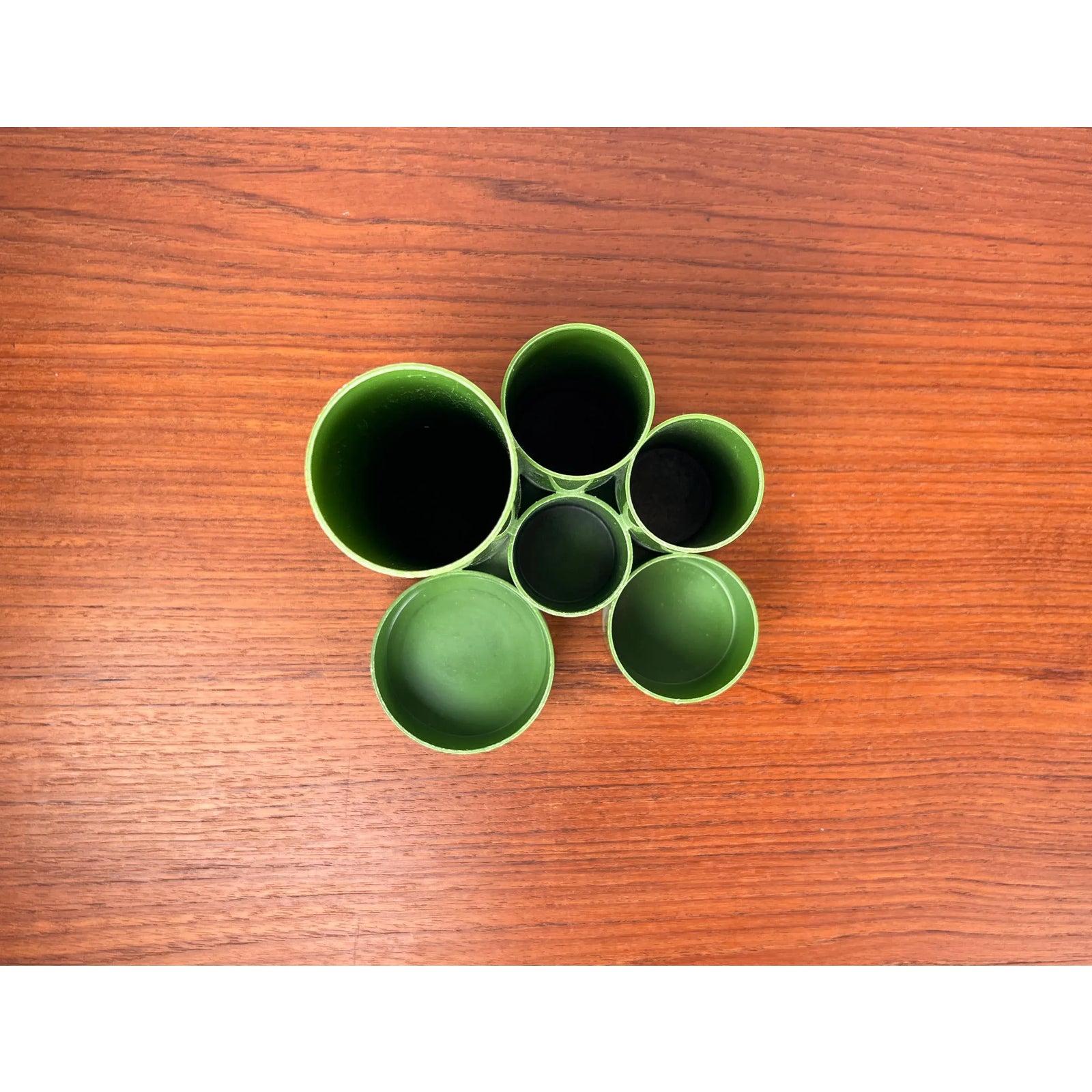 Mid-Century West German Space Age Desk Utensilo, 1960er Jahre, in sehr gutem Zustand. Entworfen 1960 bis 1969.

Zusätzliche Informationen:
MATERIALIEN: Kunststoff
Farbe: Grün
Stile: Moderne Mitte des Jahrhunderts
Zeitraum: 1960s
Herkunftsland: