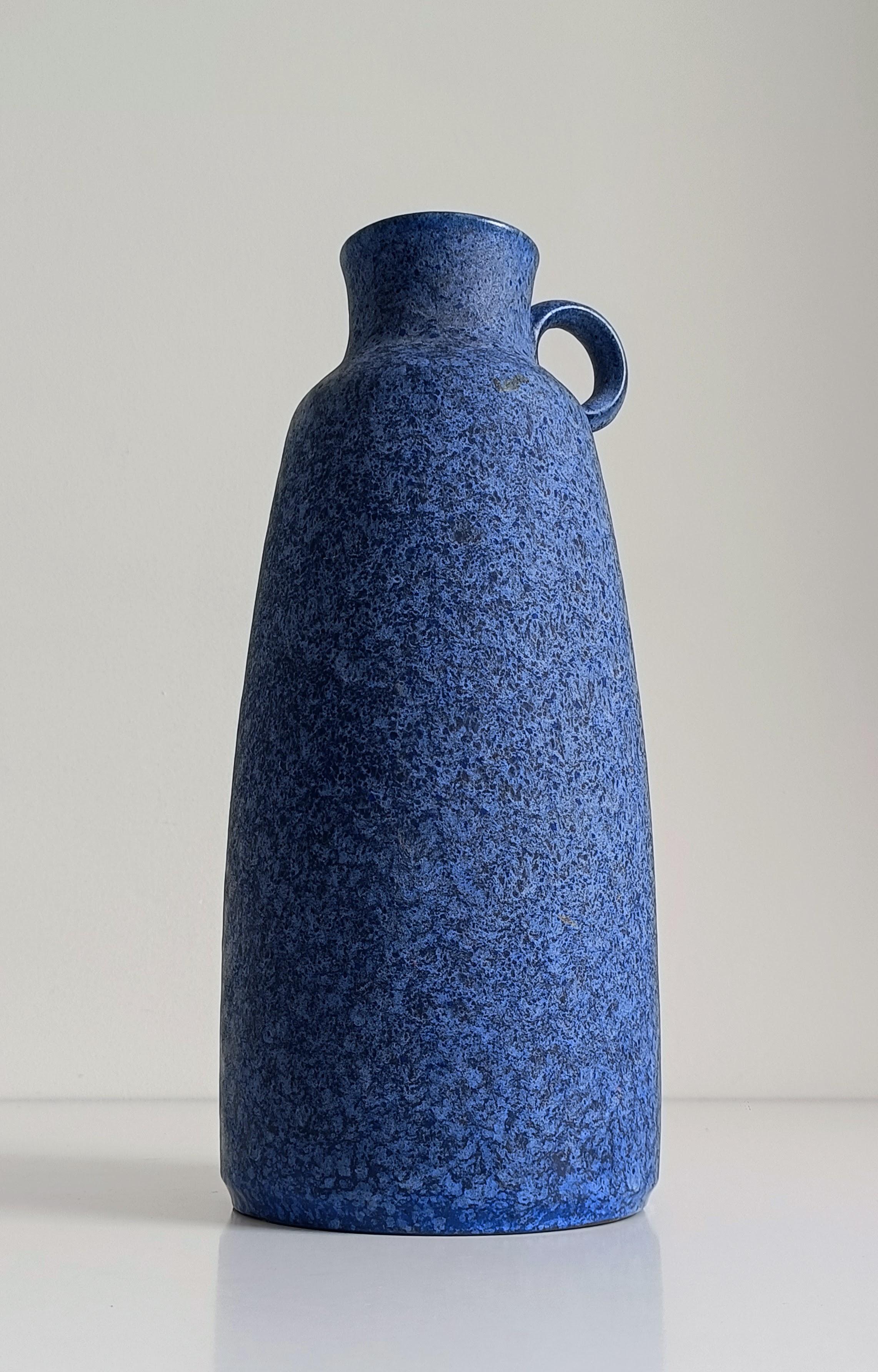 Blaue Keramikvase mit Henkel von Ceramano, signiert, ca. 1960er Jahre im Angebot 4