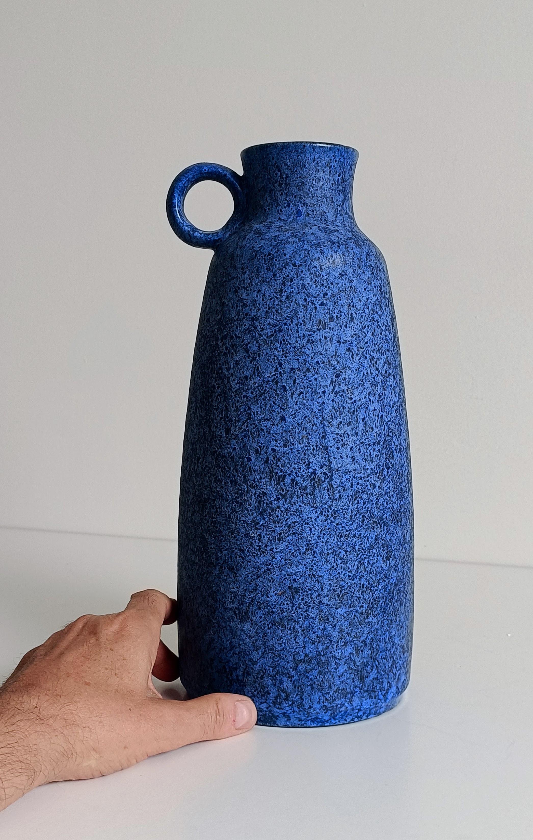 Blaue Keramikvase mit Henkel von Ceramano, signiert, ca. 1960er Jahre im Angebot 5