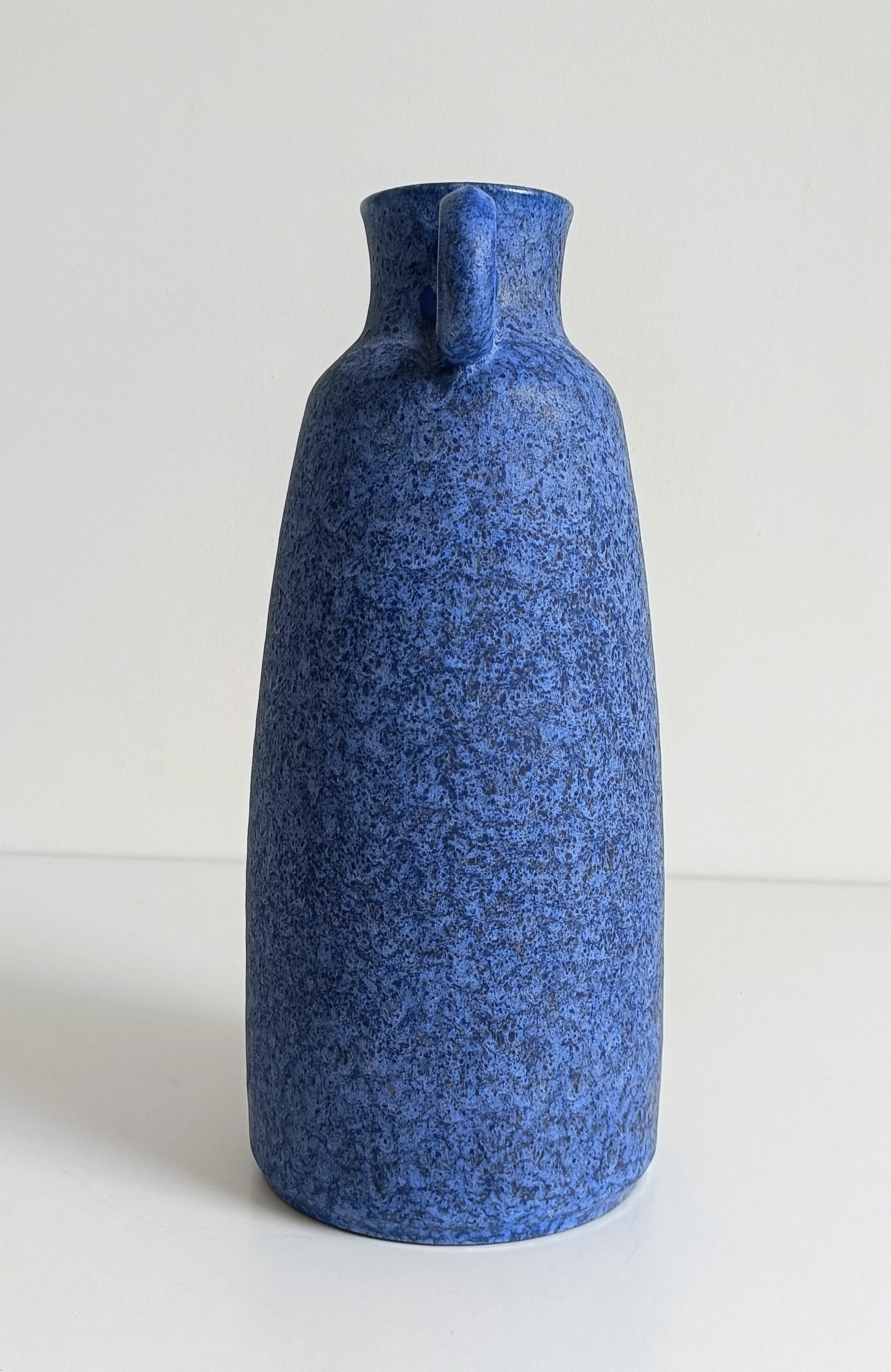 Blaue Keramikvase mit Henkel von Ceramano, signiert, ca. 1960er Jahre im Angebot 6
