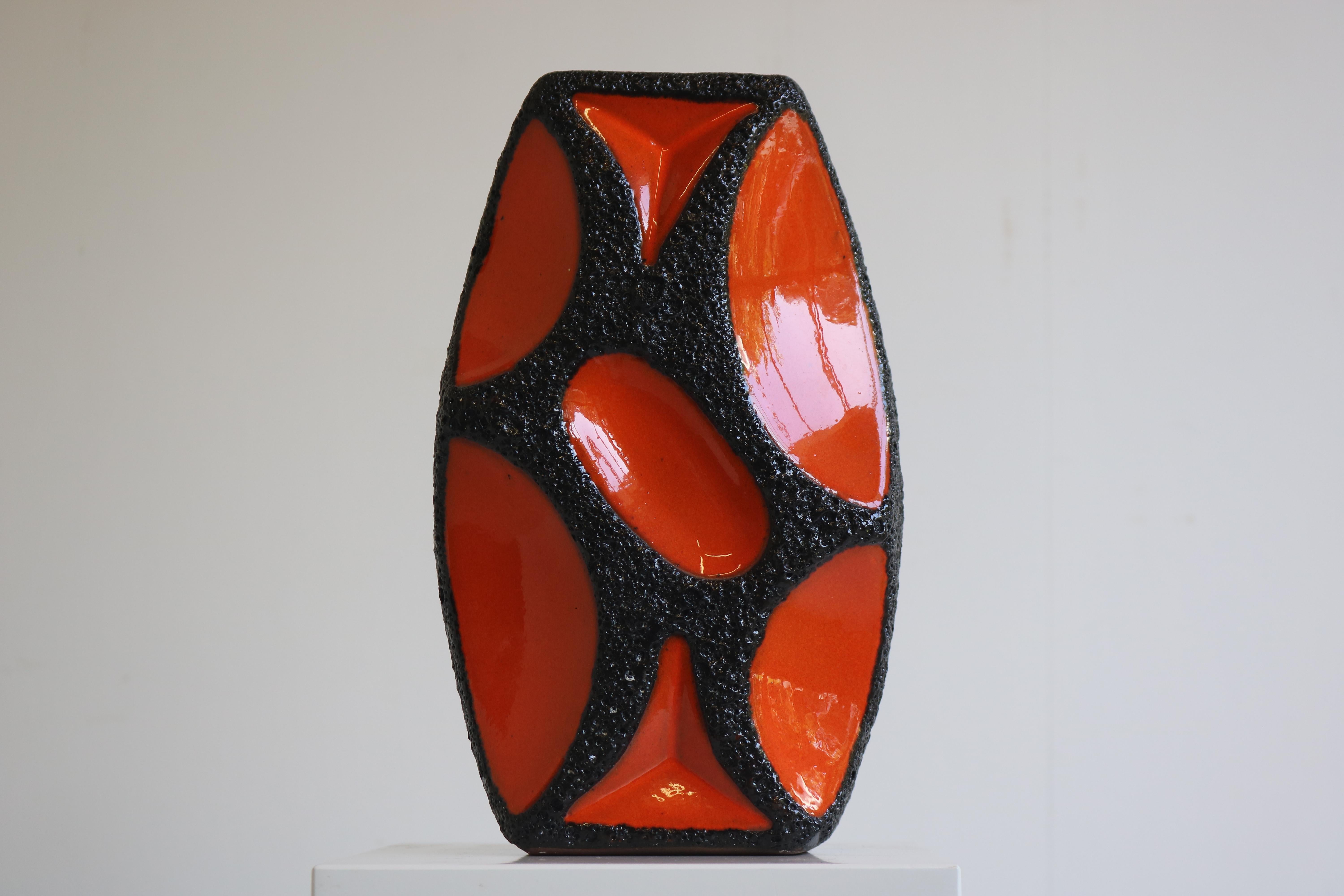 Mid century West Germany fat lava vase by ROTH Keramik 1970 Art Pottery Ceramic For Sale 6