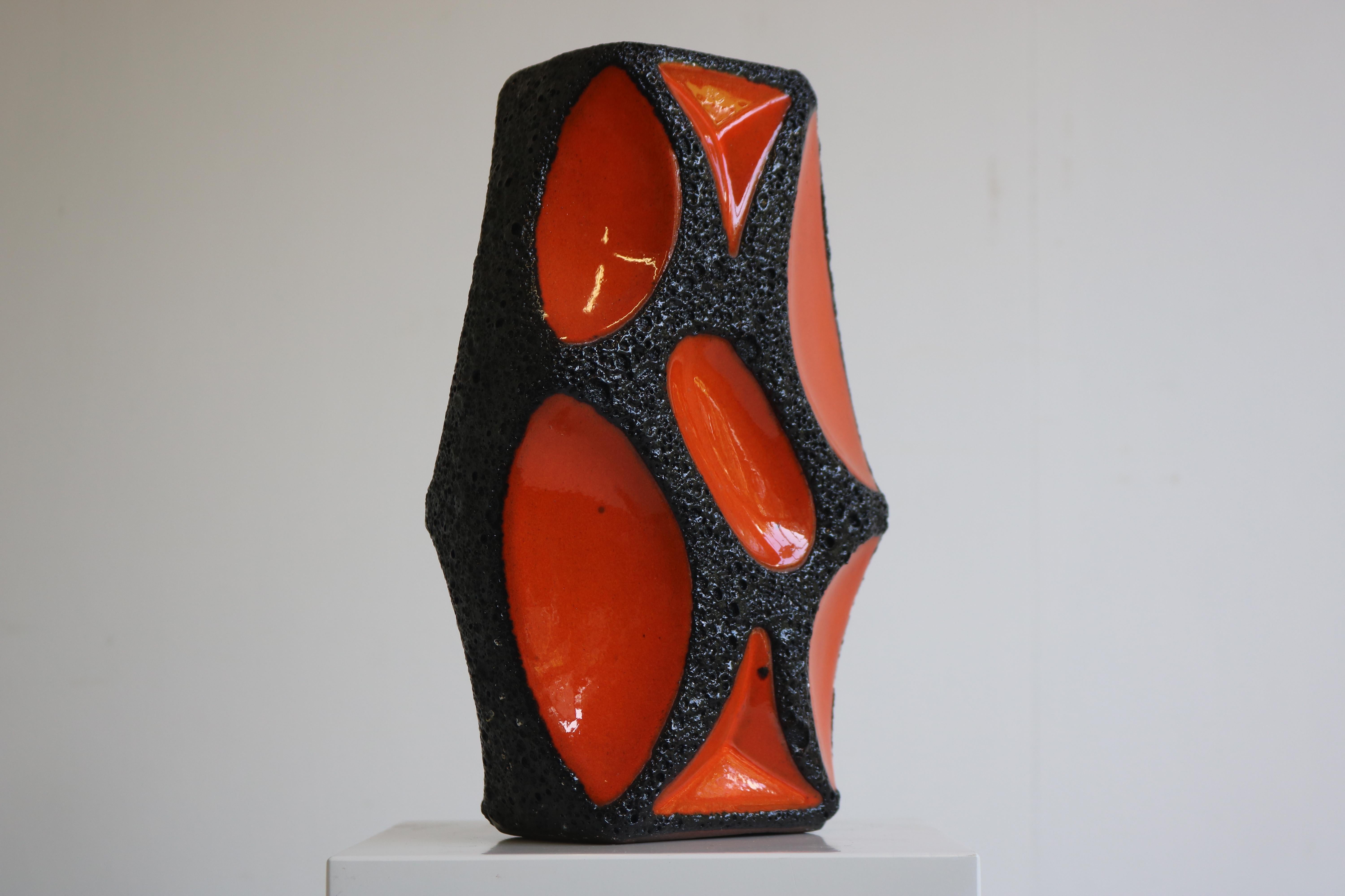 Westdeutschland, fat Lavavase aus der Mitte des Jahrhunderts von ROTH Keramik, 1970, Kunstkeramik (Handgefertigt) im Angebot
