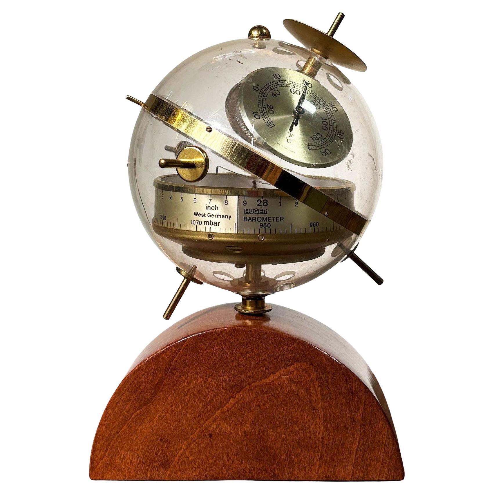 Baromètre de station météo Sputnik d
Allemagne de l
Ouest du milieu du siècle dernier par BGM Huger en vente