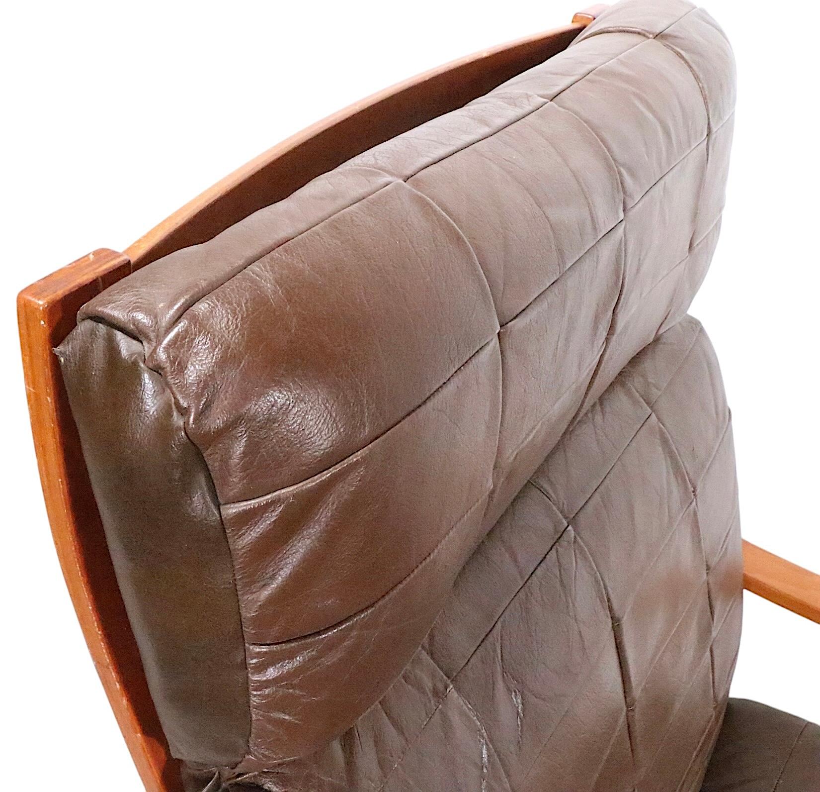 Mid Century Westnofa Chair and Ottoman In Good Condition For Sale In New York, NY