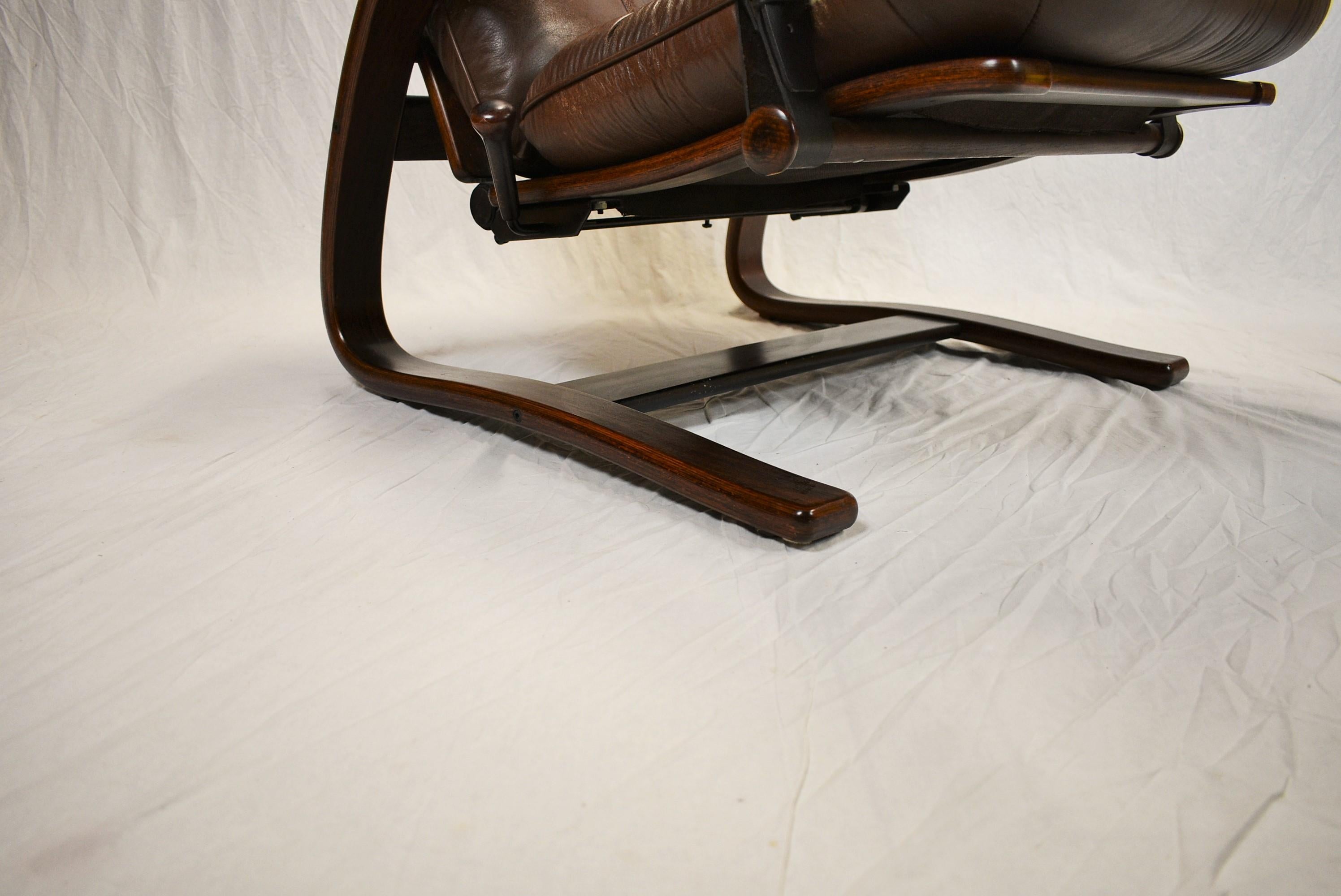 Mid Century Westnofa Leather Reclining Lounge Chair, 1960s In Good Condition In Praha, CZ