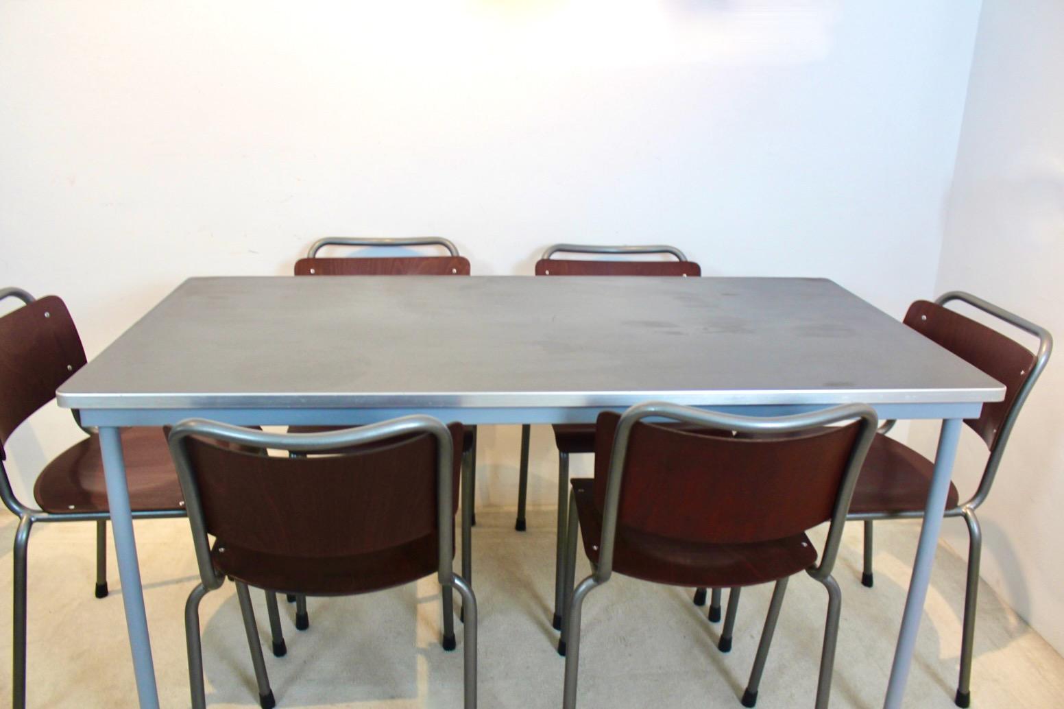 Mid-Century W.H. Gispen ‘TH Delft’ Dining Set — Table and Six Chairs, 1950s (20. Jahrhundert) im Angebot