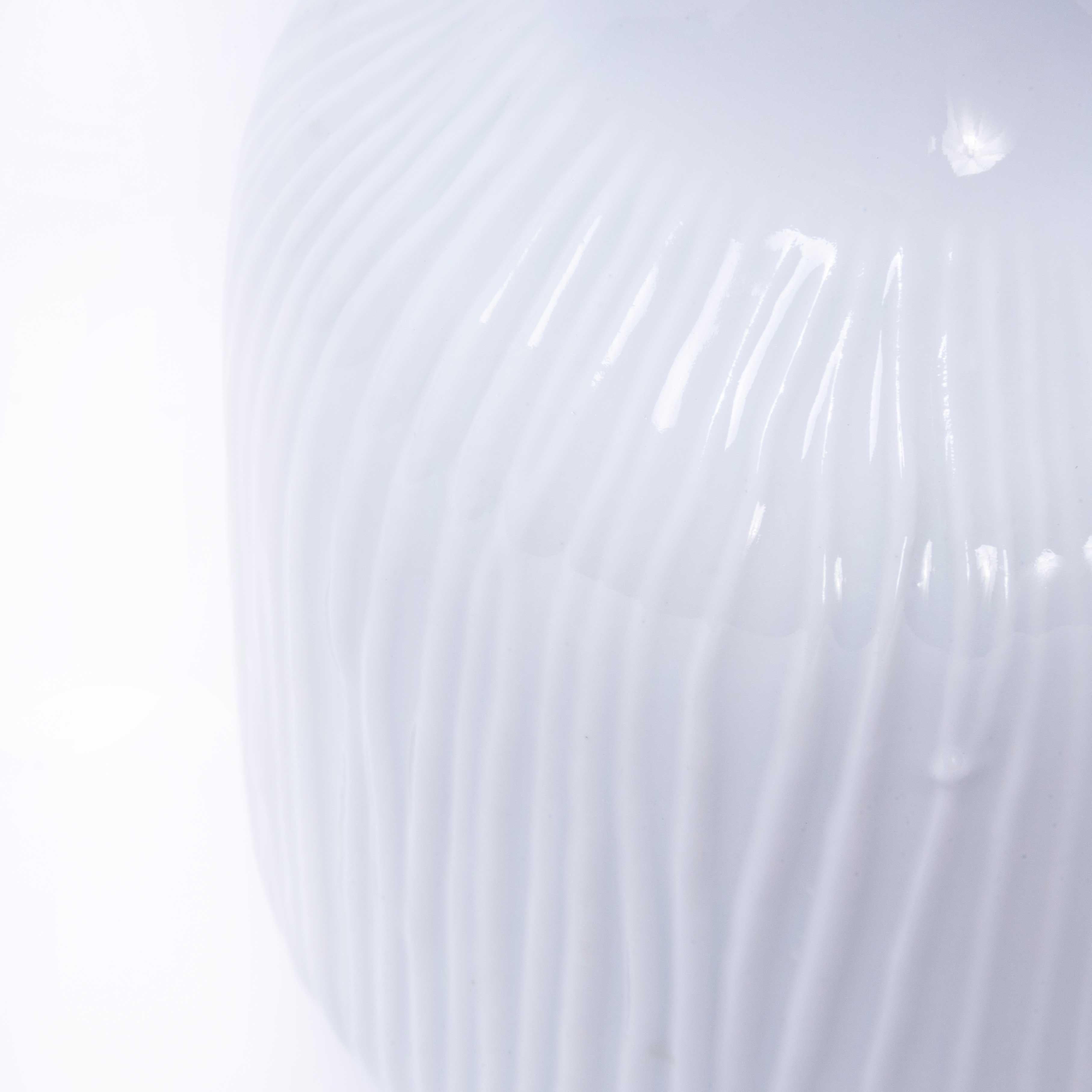 Scandinavo Vaso di porcellana Arabia bianca del Medioevo in vendita