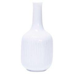 Vase en porcelaine blanche Arabia du milieu du siècle