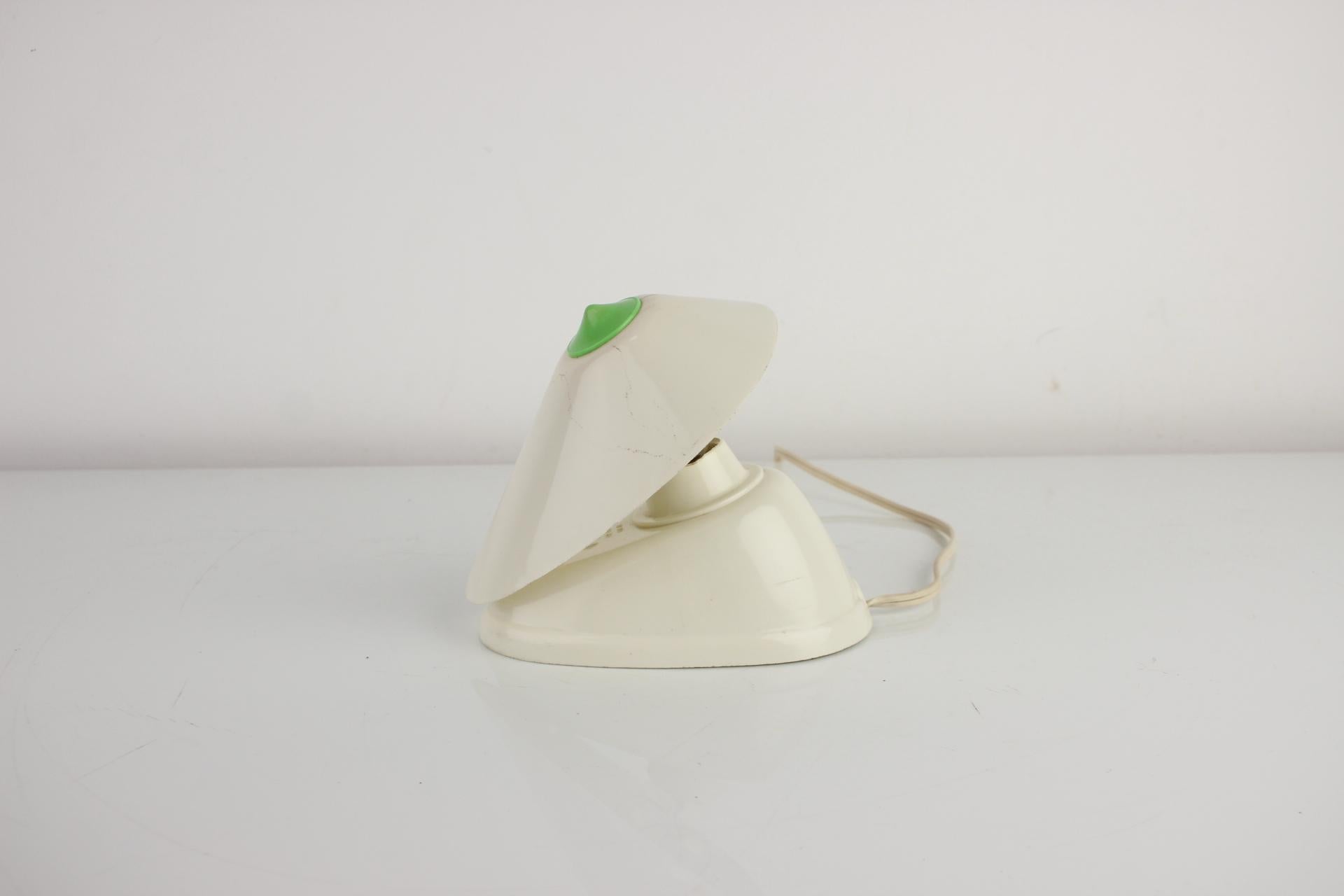 Mid-Century White Bakelite Table or Wall Lamp, 1960s In Good Condition For Sale In Praha, CZ