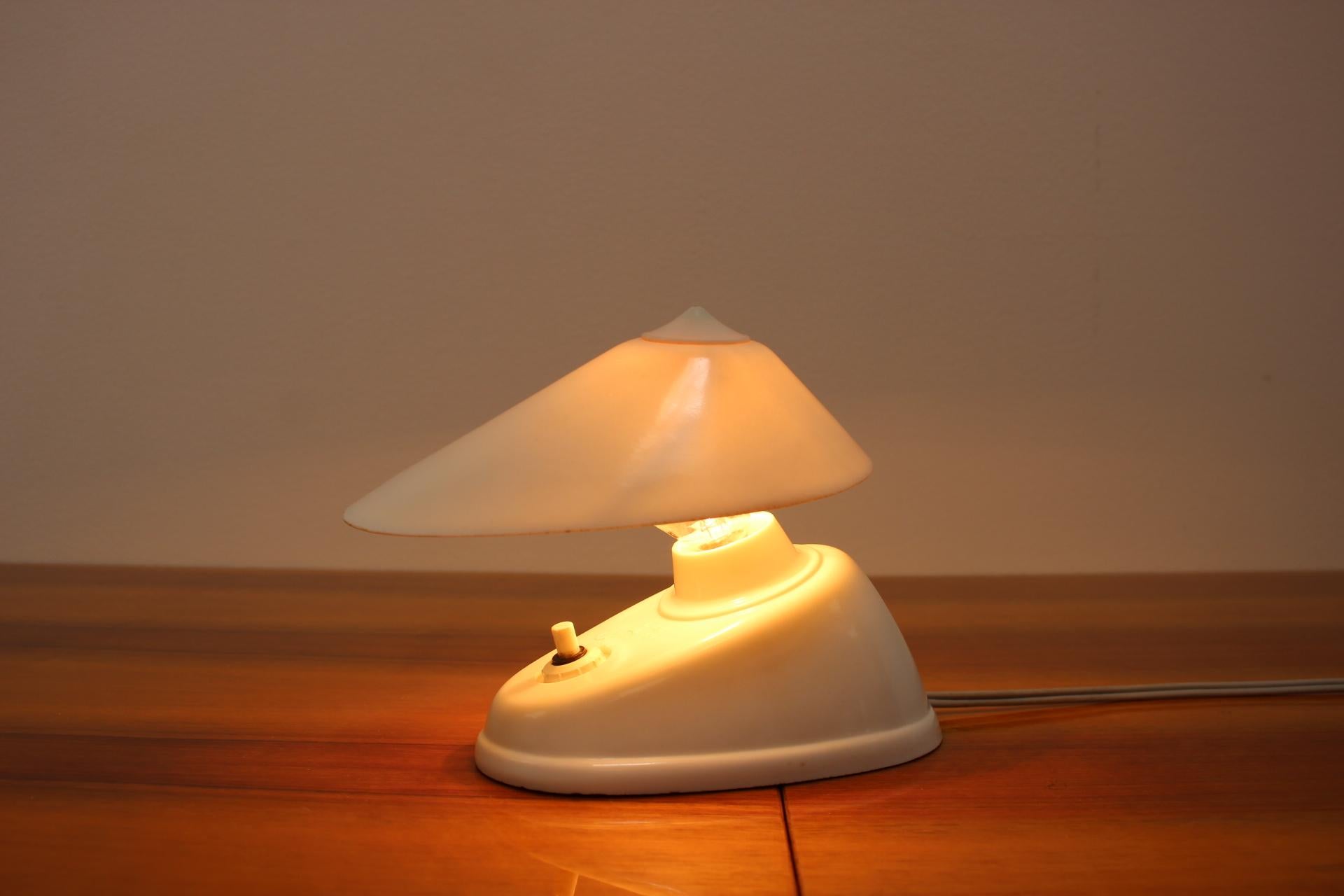 Mid-Century White Bakelite Table or Wall Lamp, 1960s 2