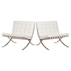 Sillas Barcelona blancas de mediados de siglo de Mies van der Rohe para Knoll, años 70