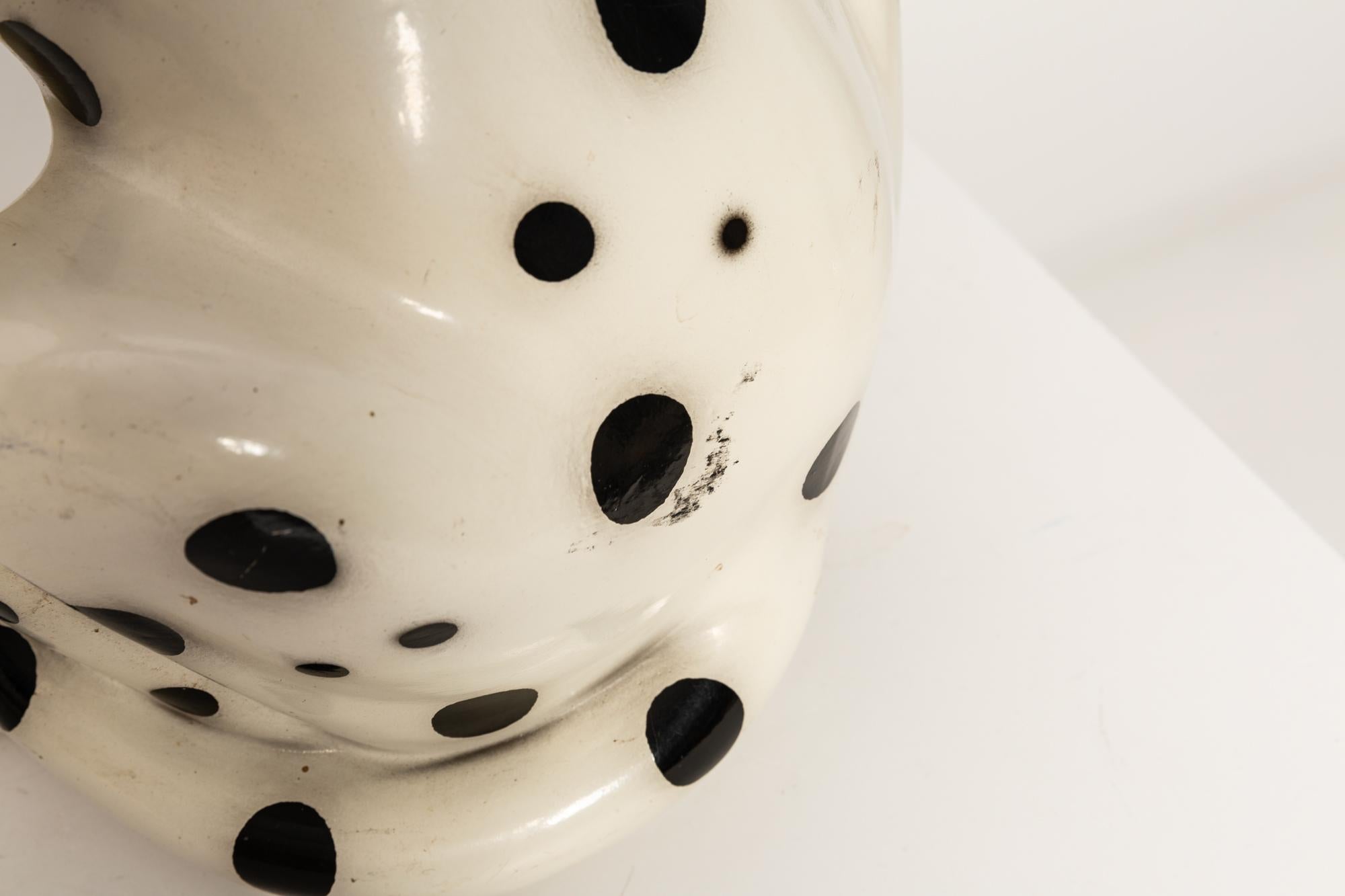 Sculpture en terre cuite du milieu du siècle avec un grand chien dalmatien blanc, Italie, années 1960 en vente 2