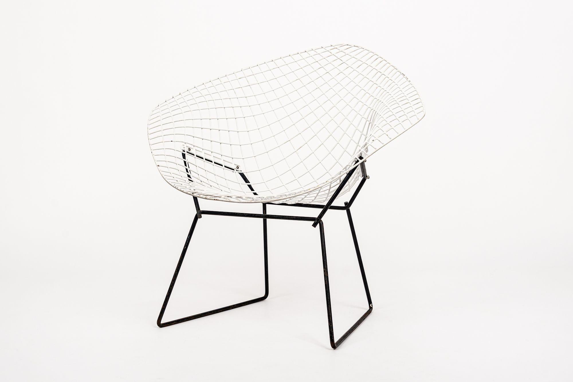 Mid Century White & Black Diamond Wire Chair by Bertoia for Knoll For Sale 4