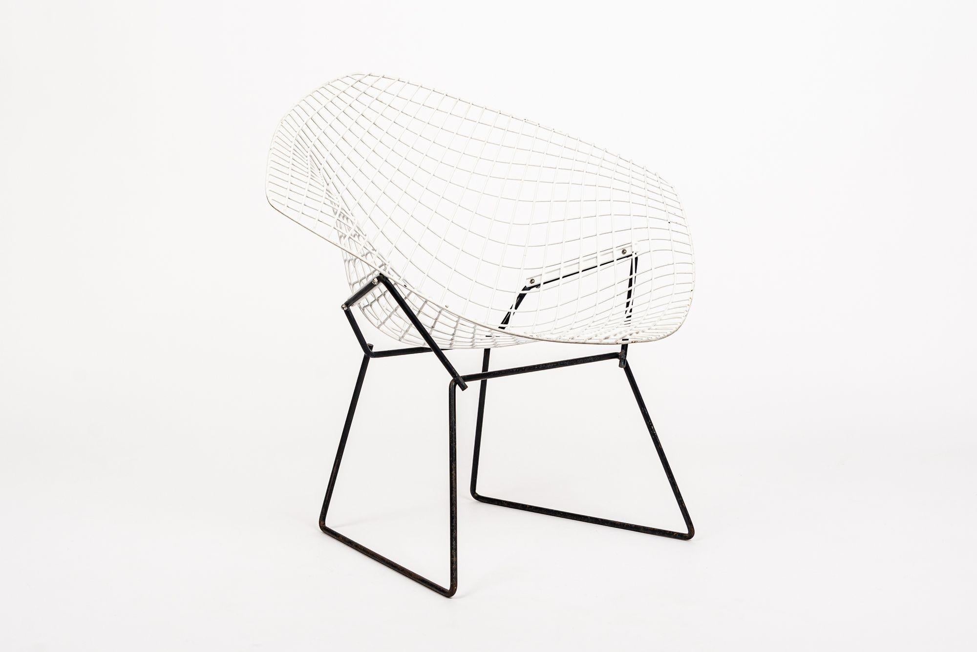 Mid-Century Modern Mid Century White & Black Diamond Wire Chair by Bertoia for Knoll For Sale