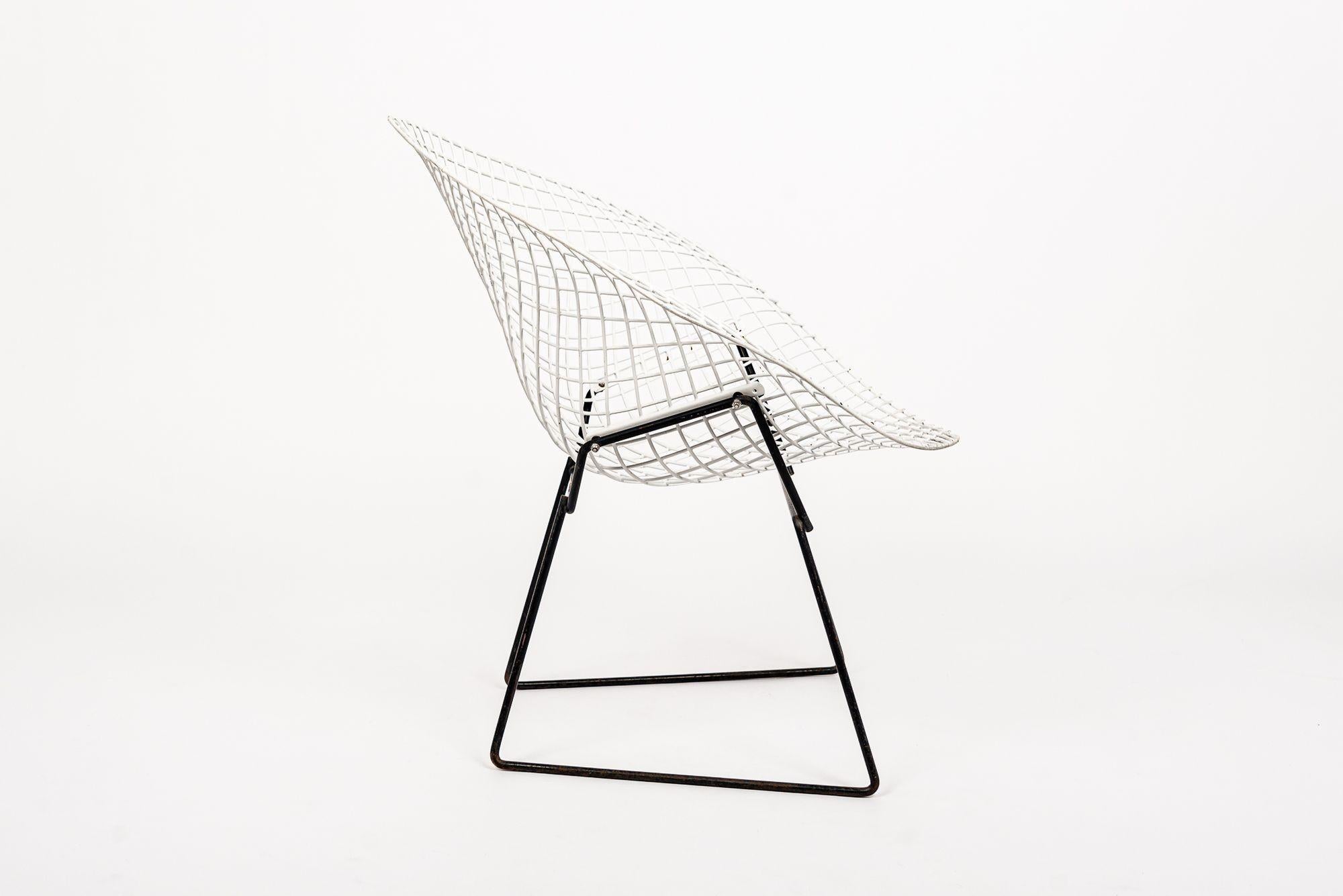 Fin du 20e siècle Chaise en fil de fer à diamant blanc et noir du milieu du siècle par Bertoia pour Knoll en vente