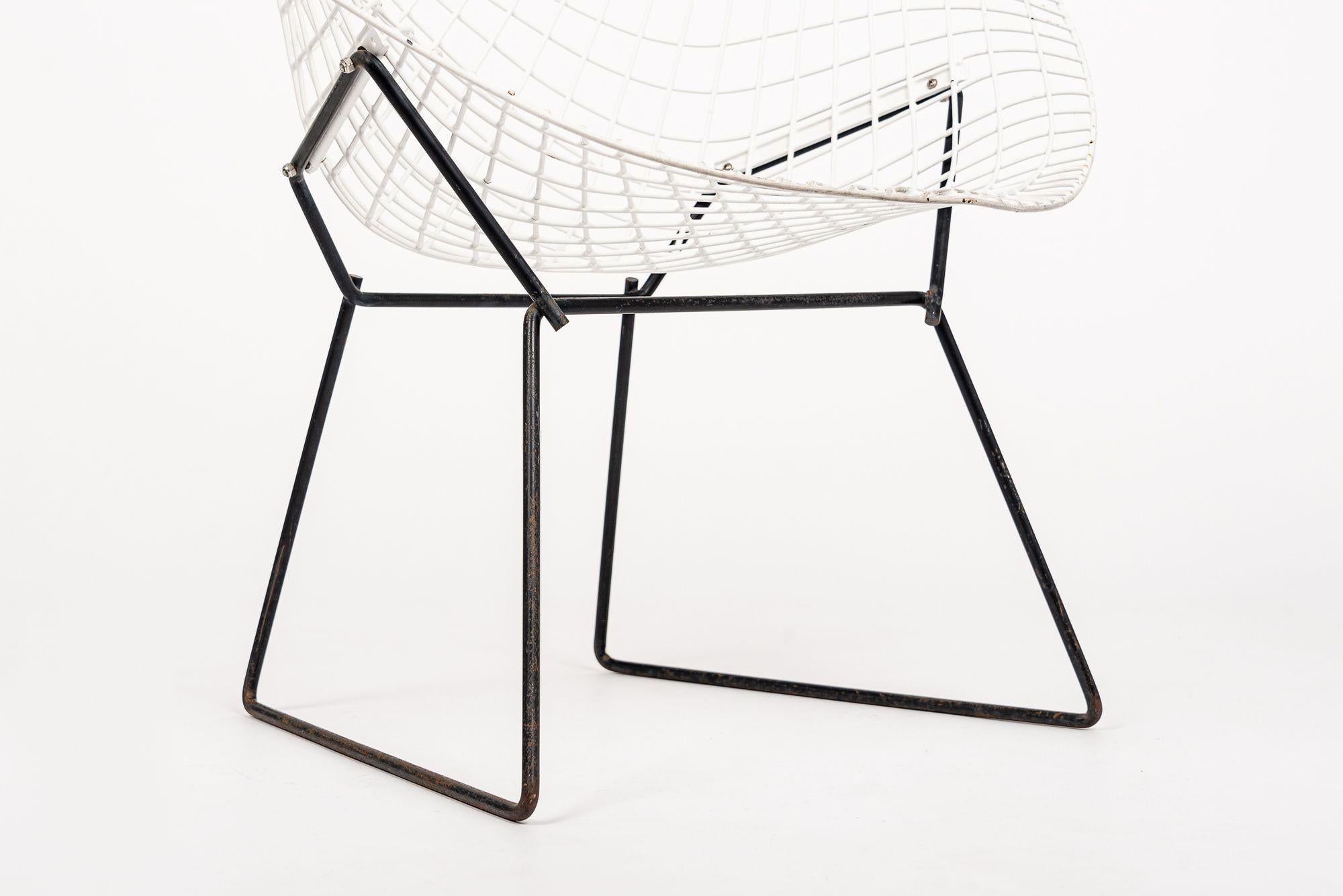 Mid Century White & Black Diamond Wire Chair by Bertoia for Knoll For Sale 1