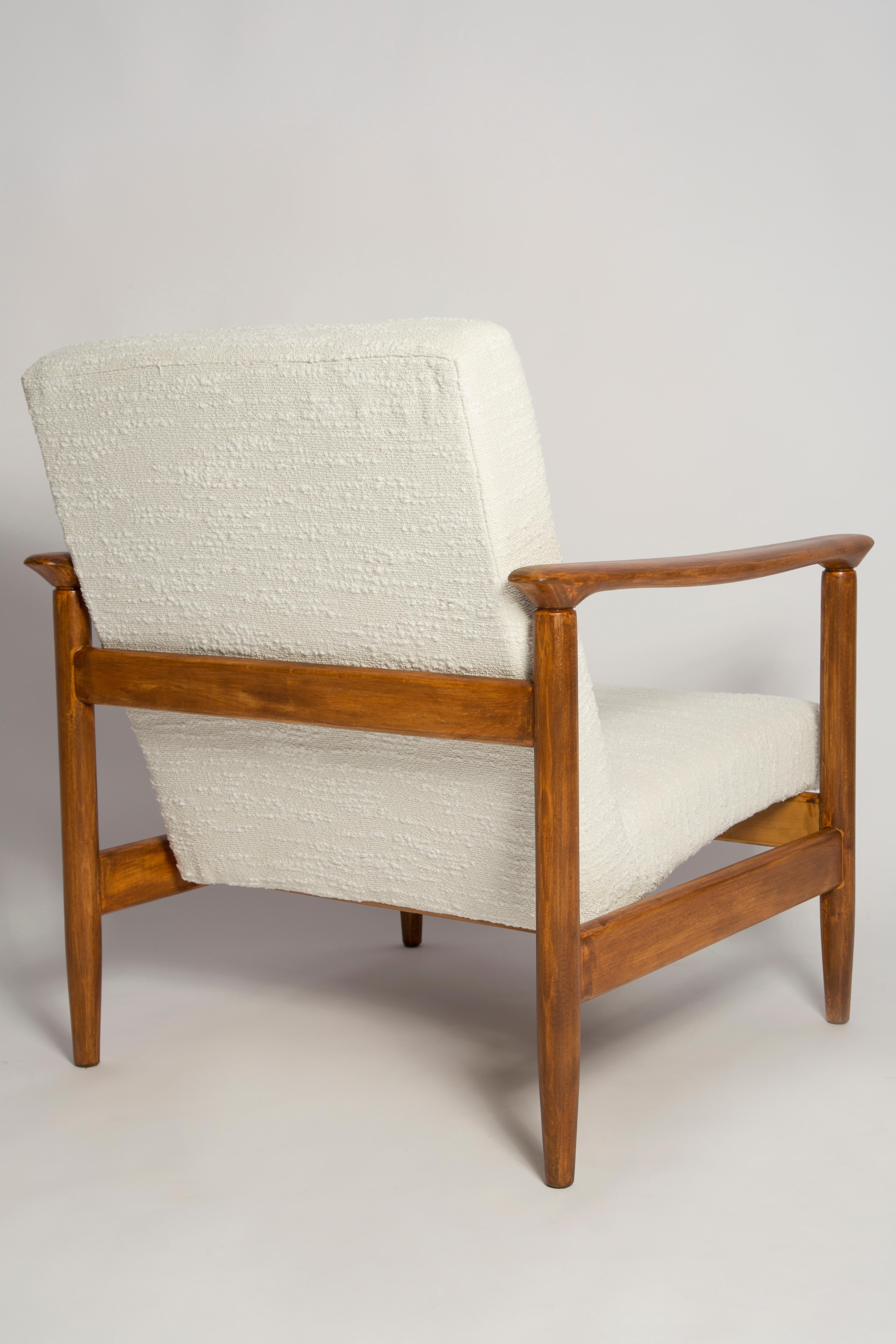 Mid-Century White Boucle Armchair, GFM 142, Edmund Homa, Europe, 1960s In Excellent Condition For Sale In 05-080 Hornowek, PL