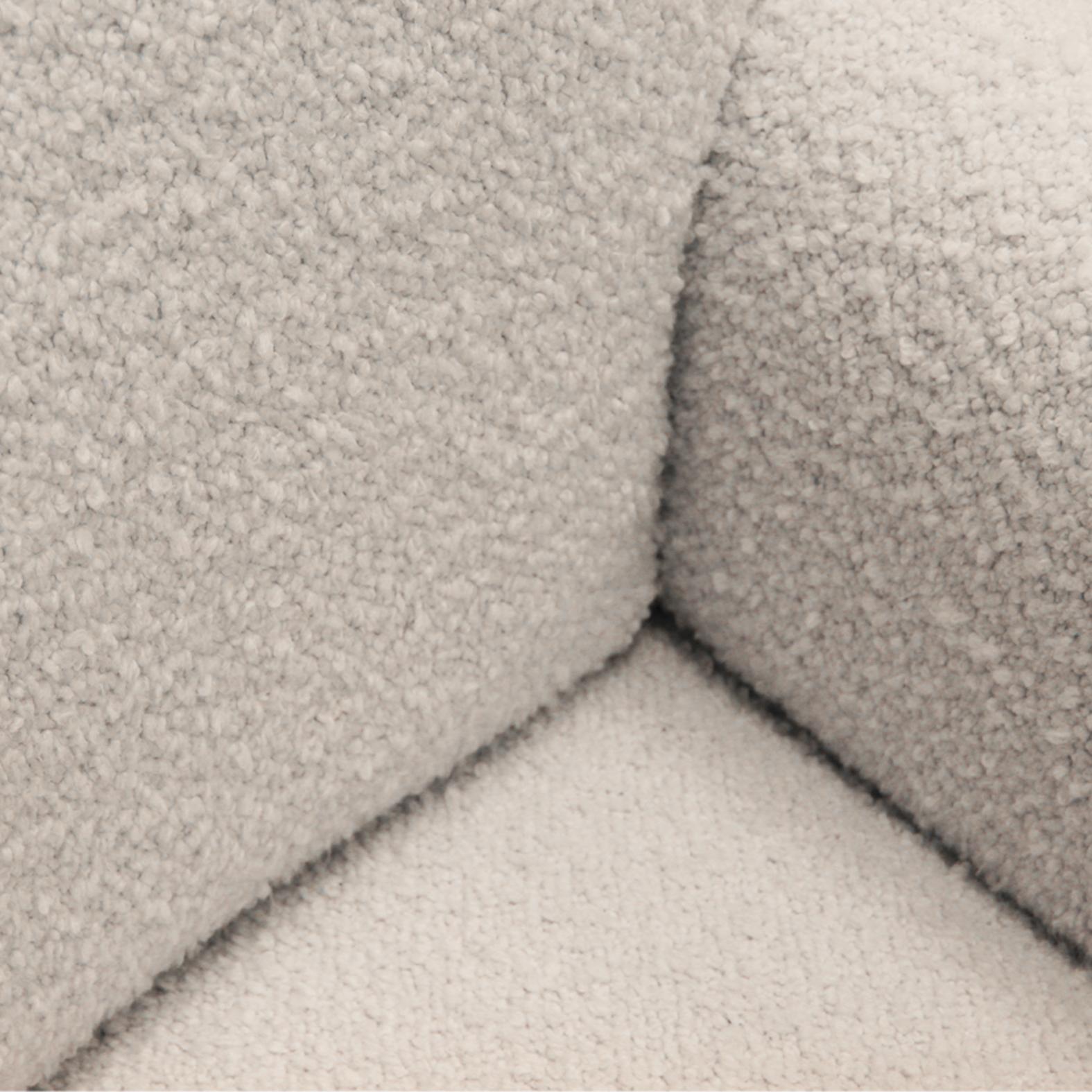 Mid-20th Century Mid-Century White Boucle Curved Sofa with Six Legs by Gigi Radice for Minotti For Sale