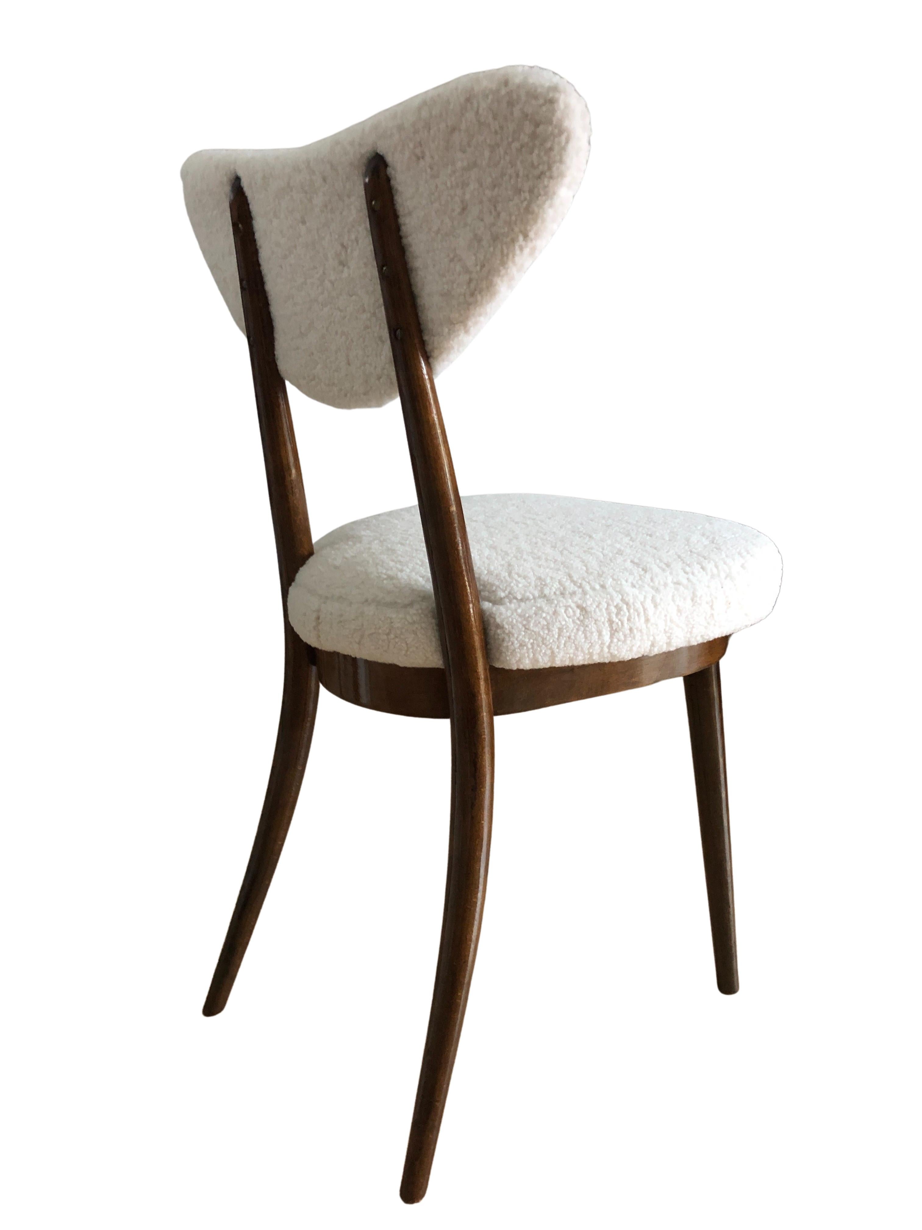 Midcentury White bouclé Heart Chair, by Kurmanowicz, 1960s For Sale 3