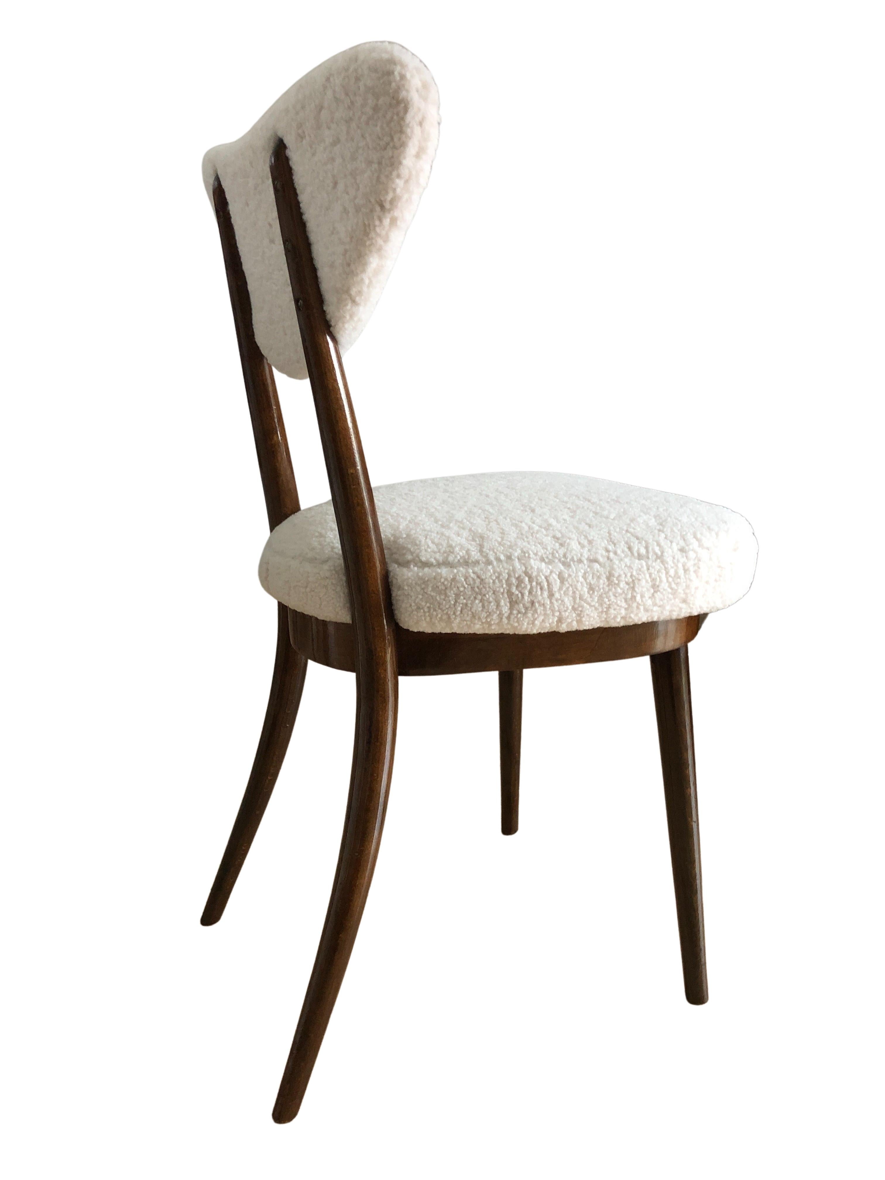 Midcentury White bouclé Heart Chair, by Kurmanowicz, 1960s For Sale 4