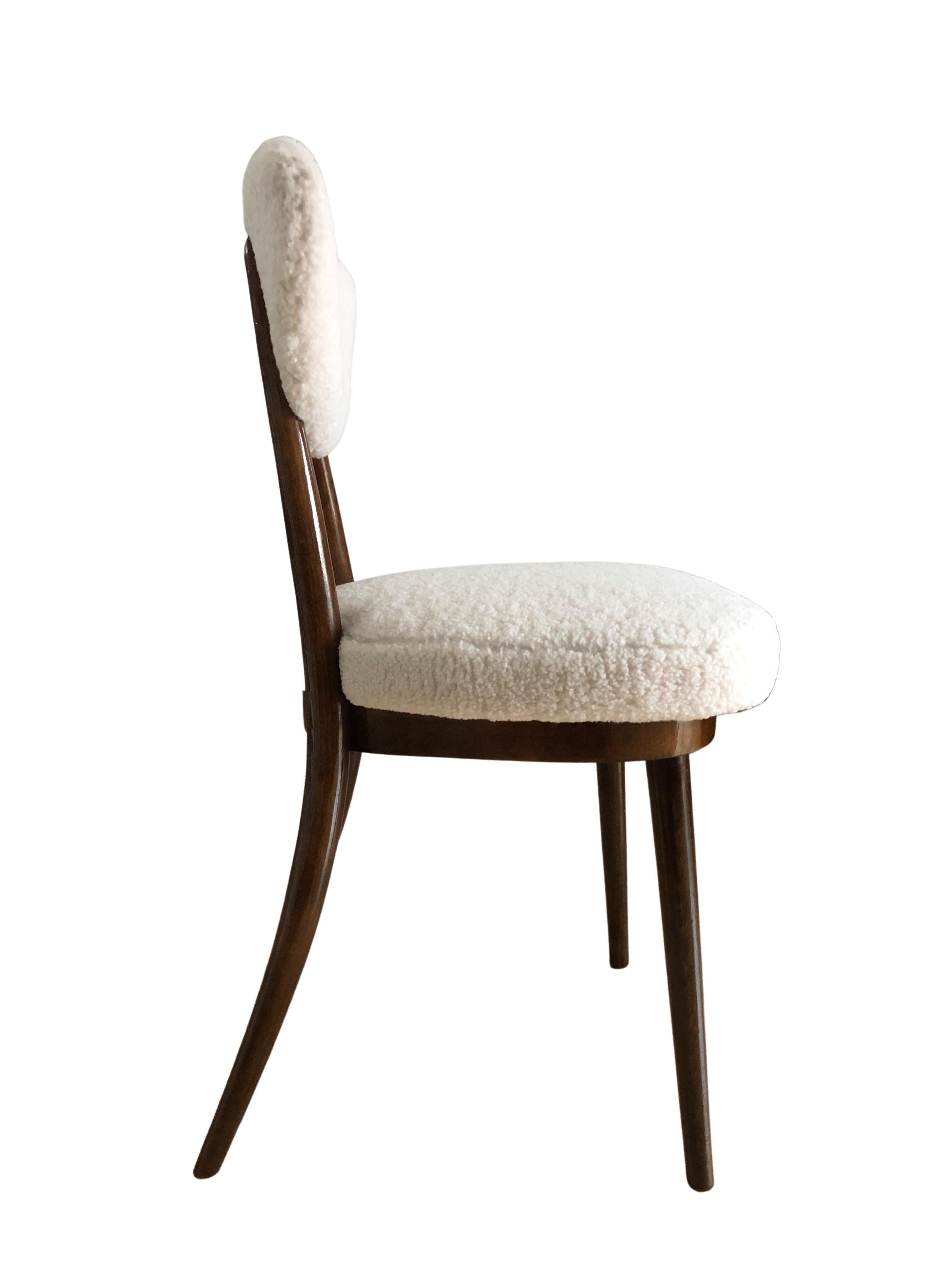 Midcentury White bouclé Heart Chair, by Kurmanowicz, 1960s For Sale 5