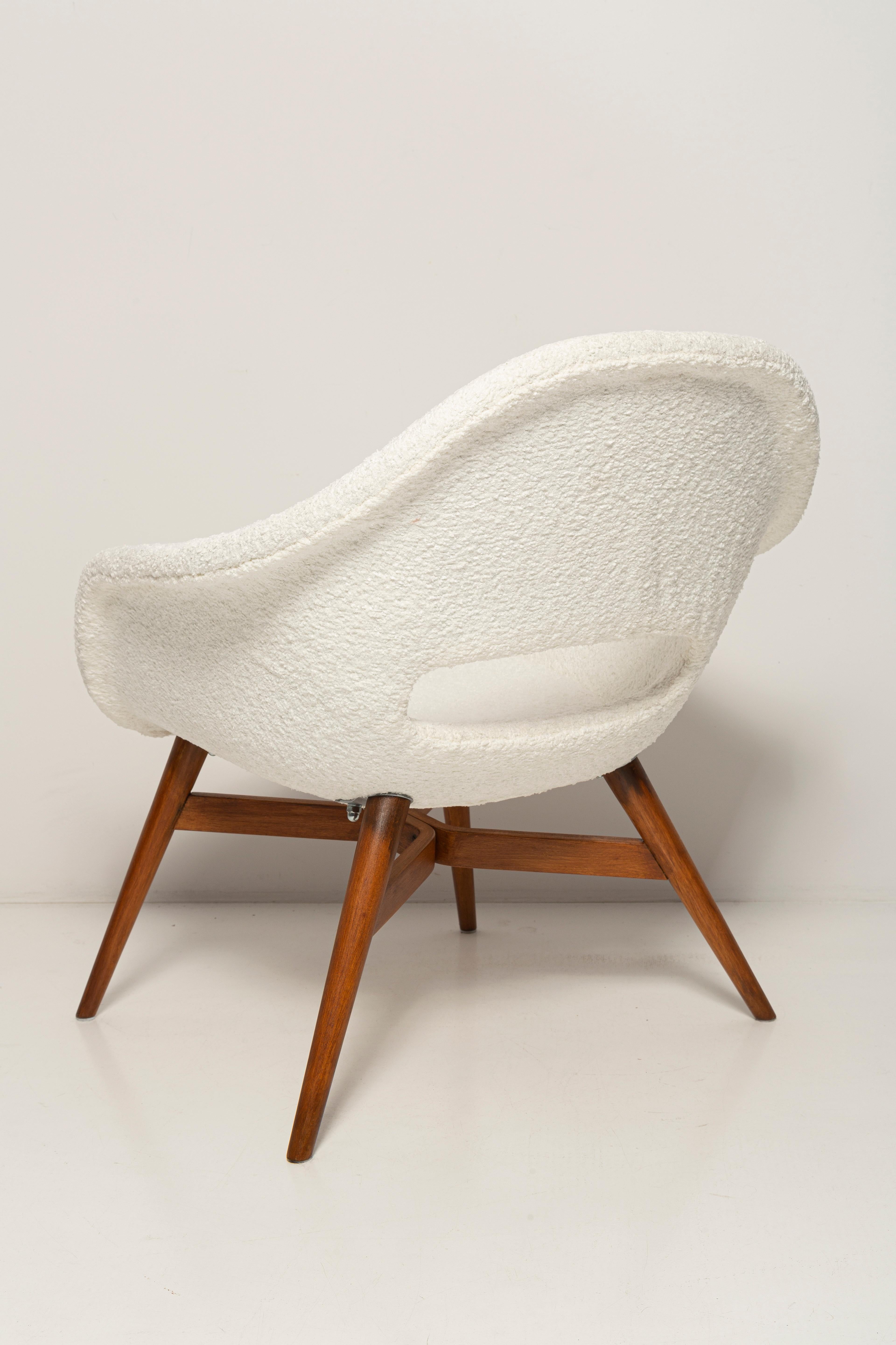 Mid-Century White Boucle Shell Chair, Miroslav Navratil, Czechoslovakia, 1960s For Sale 3