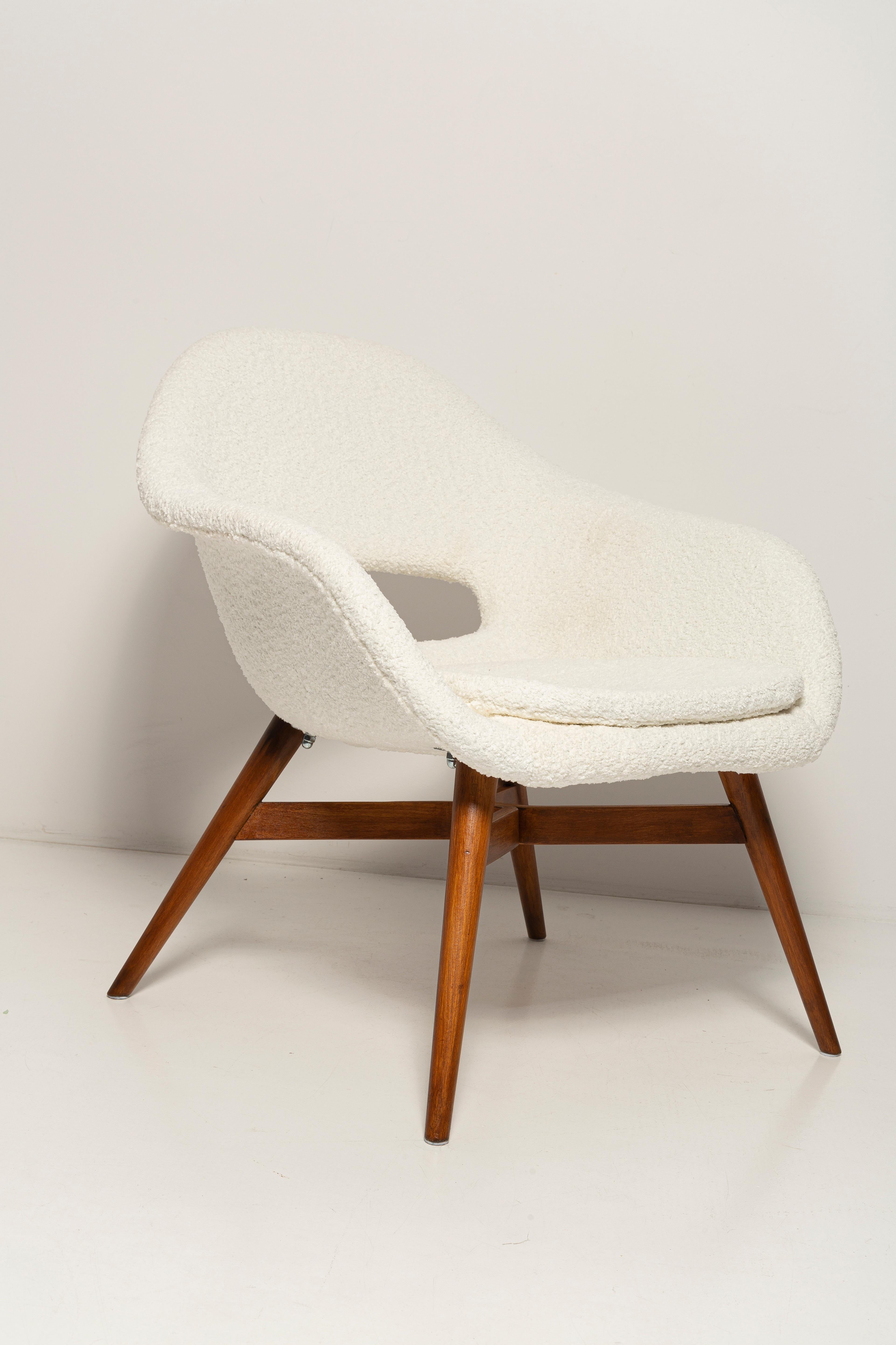 white seashell waist chair