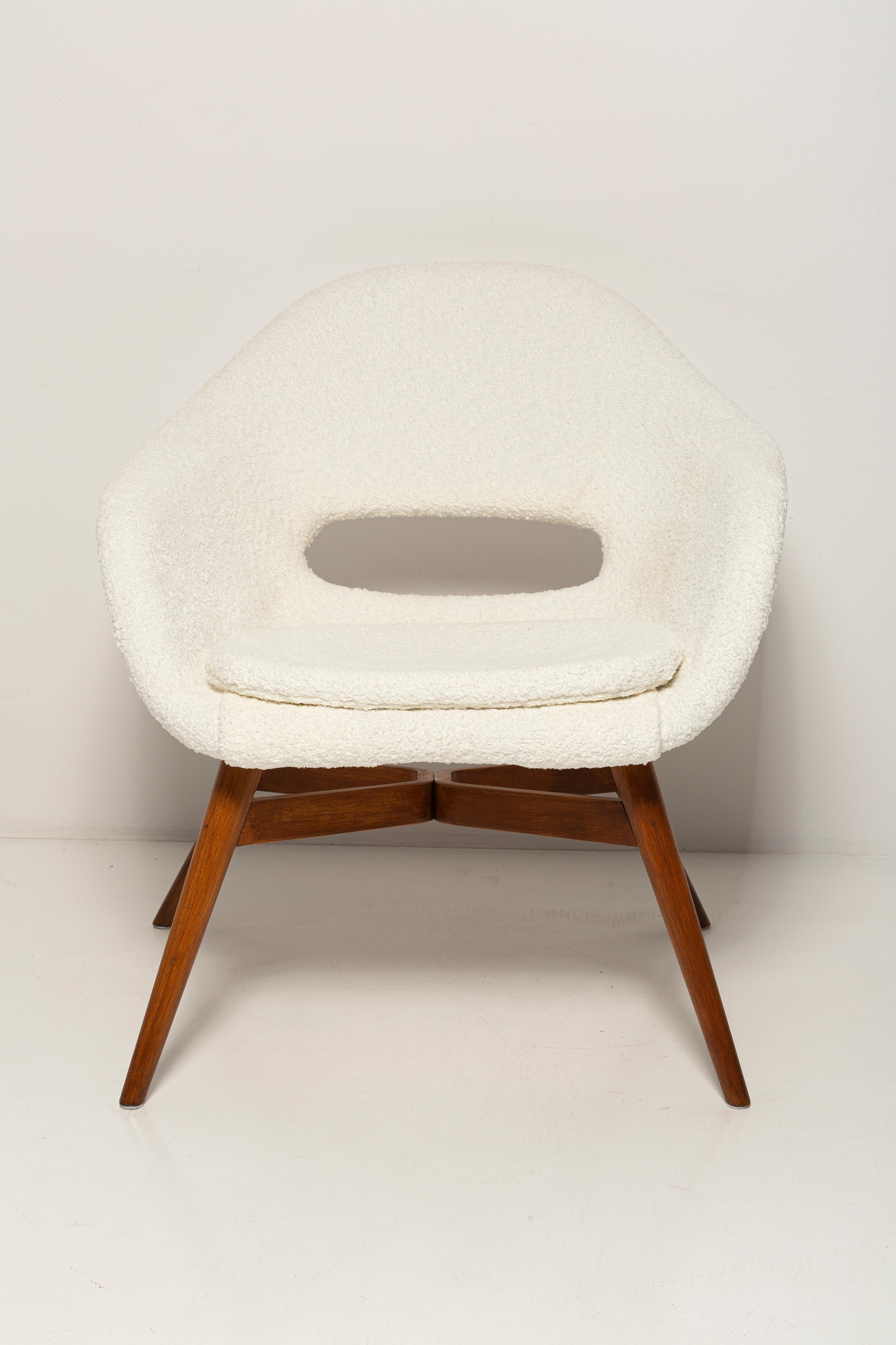 Fabric Mid-Century White Boucle Shell Chair, Miroslav Navratil, Czechoslovakia, 1960s For Sale
