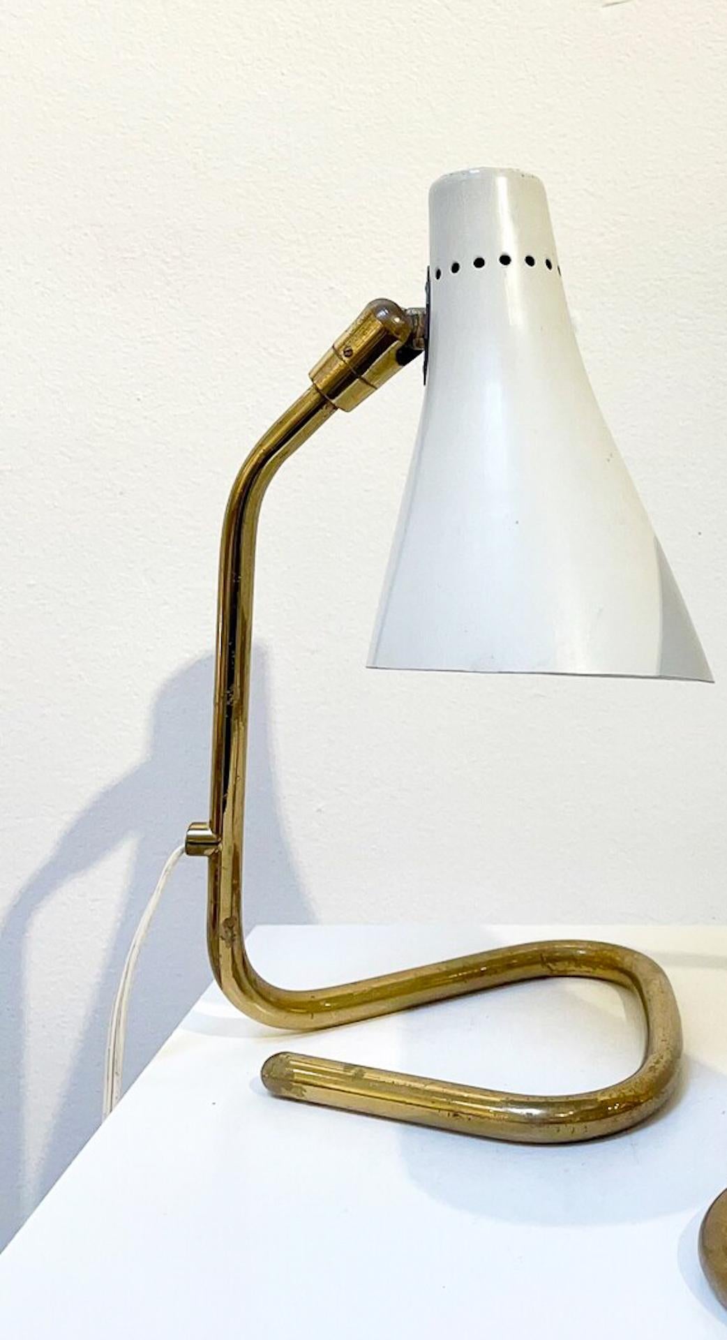 Mid-Century White Brass and Metal Modular Table Lamp by Guiseppe Ostuni - Italy  In Good Condition In Brussels, BE